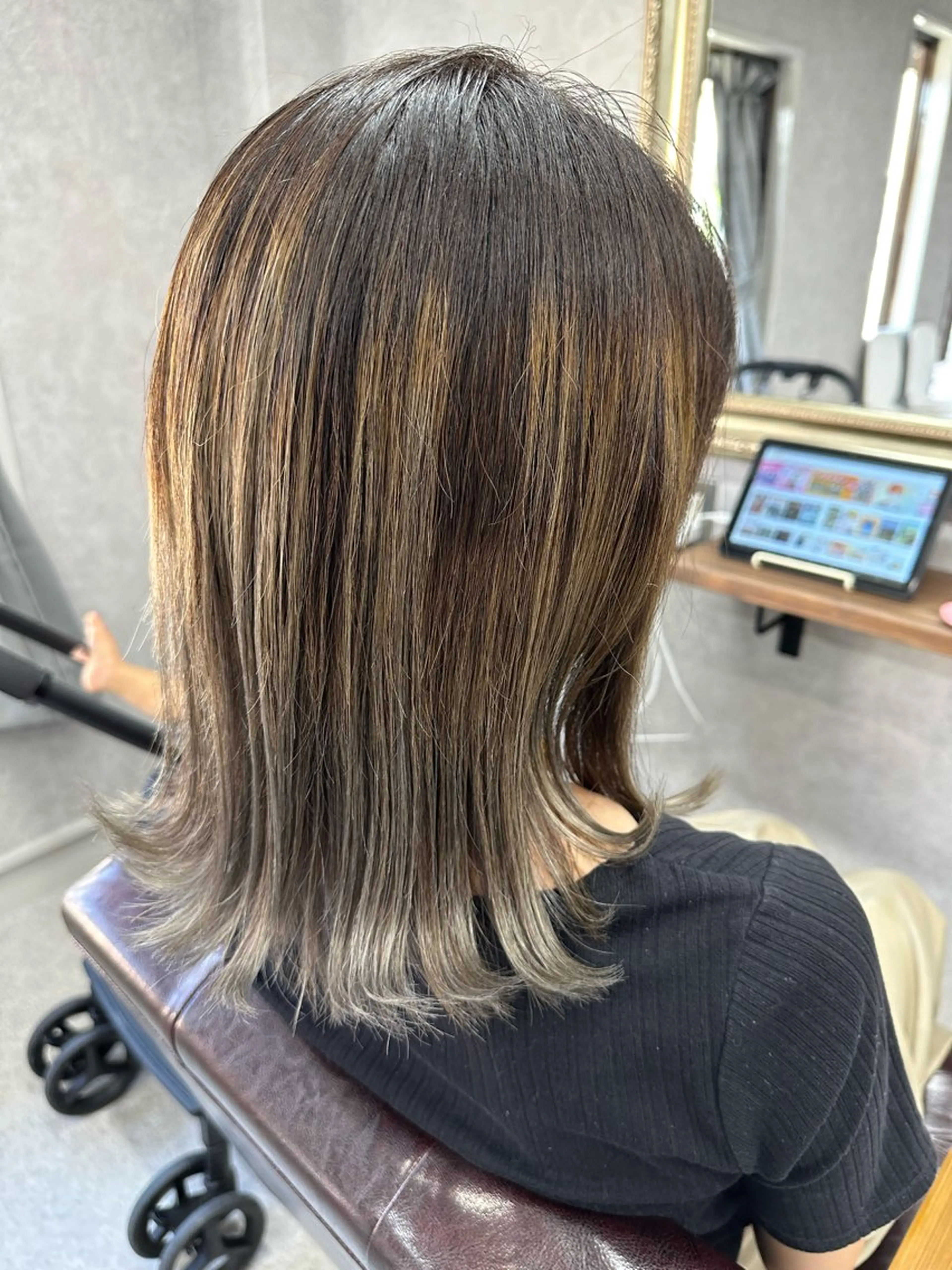 ミディアム カット ヘアカラー トリートメント Lien 深井店のヘアスタイル