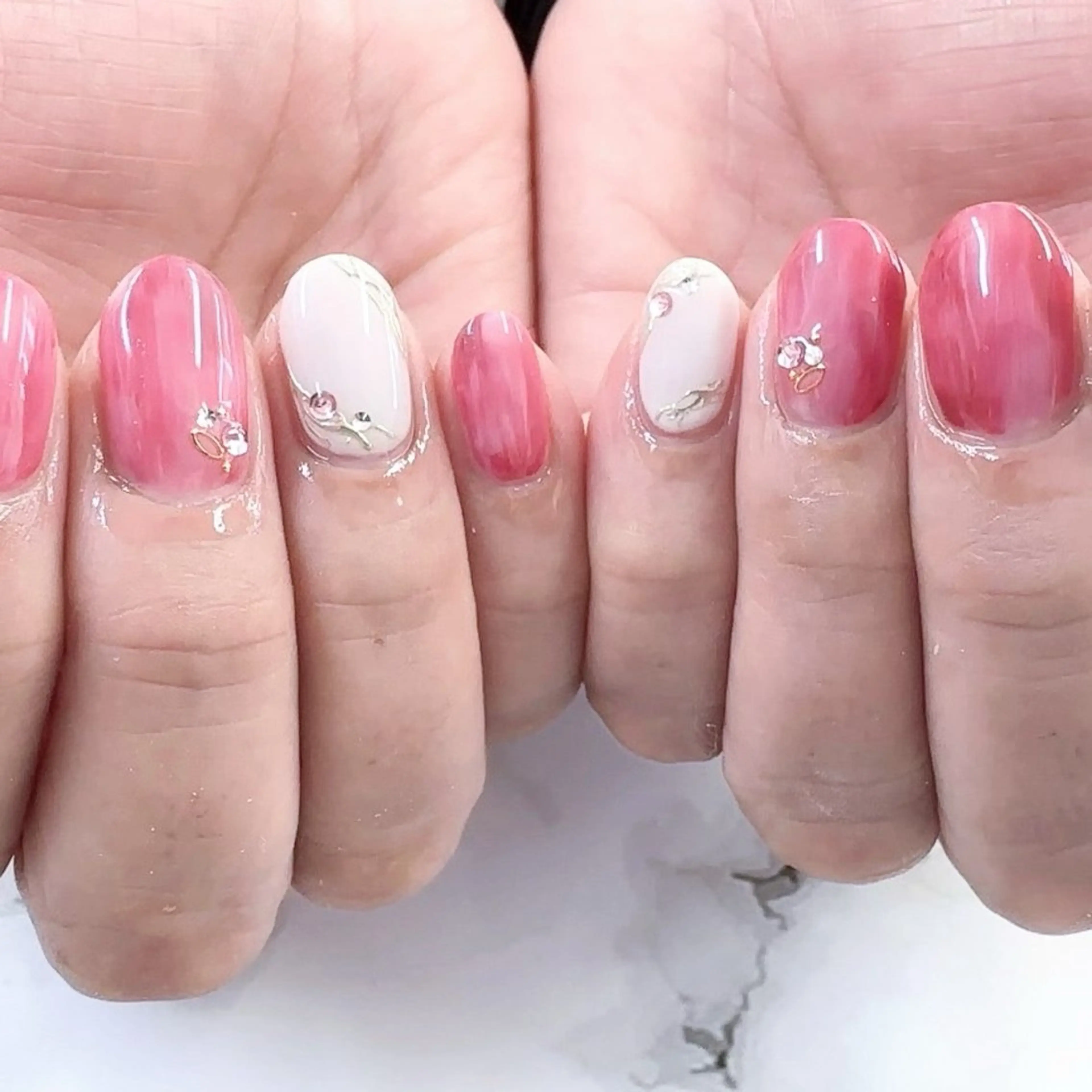 ネイル Nina センター南店所属・PHYLIS センター南店のネイルデザイン