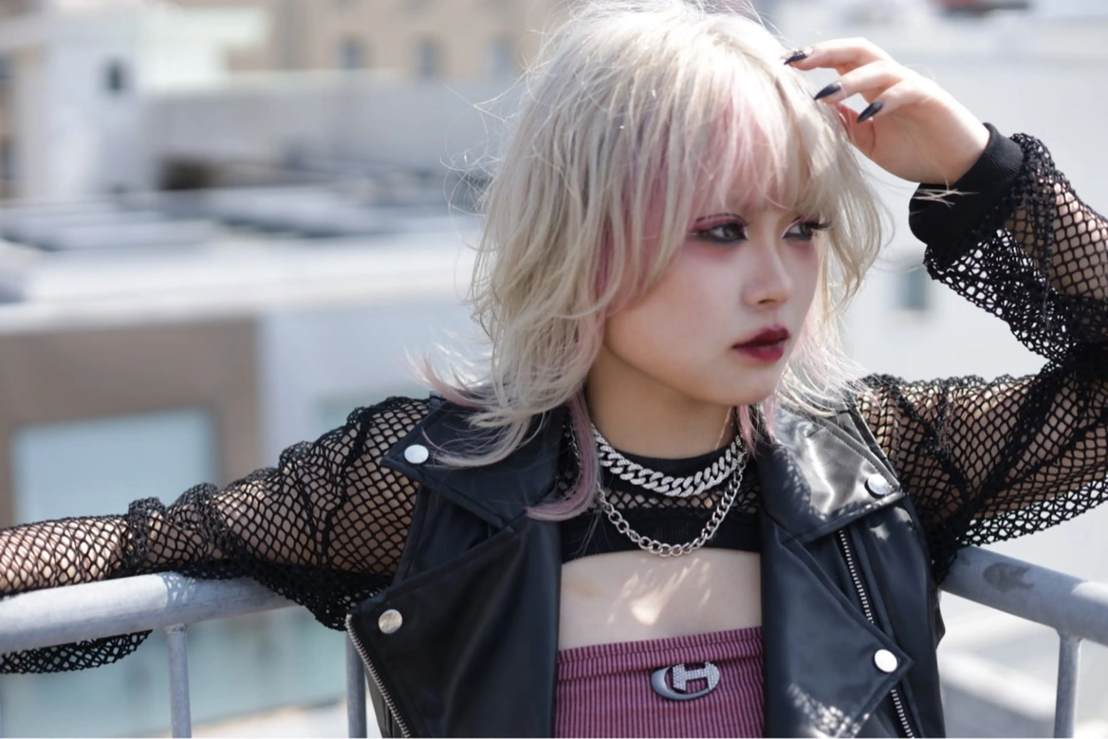 ミディアム カラー ピンクカラー ウルフカット 篠原 幹のヘアスタイル