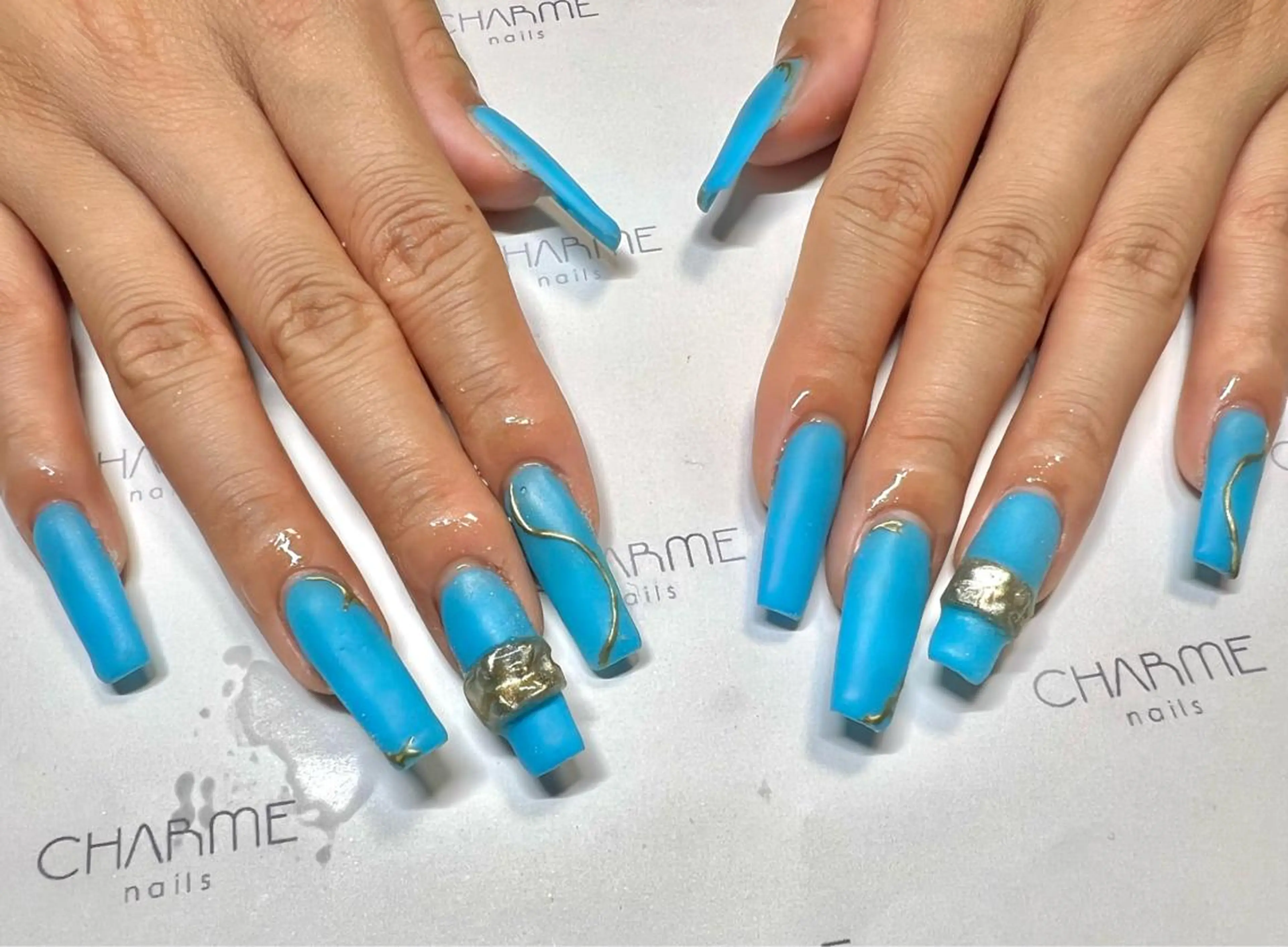 ネイル ブルー ロングネイル ハンドネイル CHARME 🤎〔RINA〕のネイルデザイン