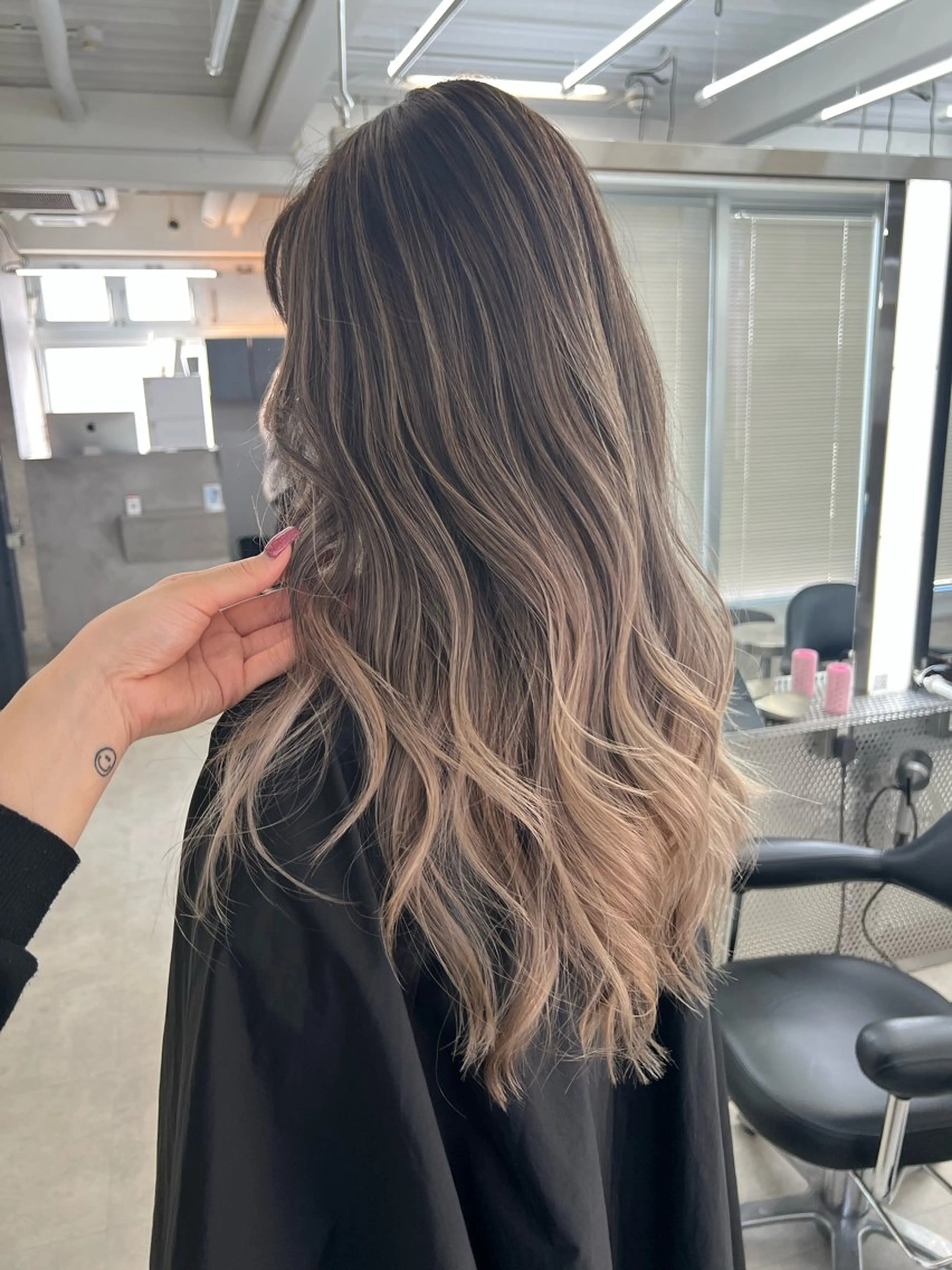 ロング アンナ🦋海外ヘア バレイヤージュのヘアスタイル