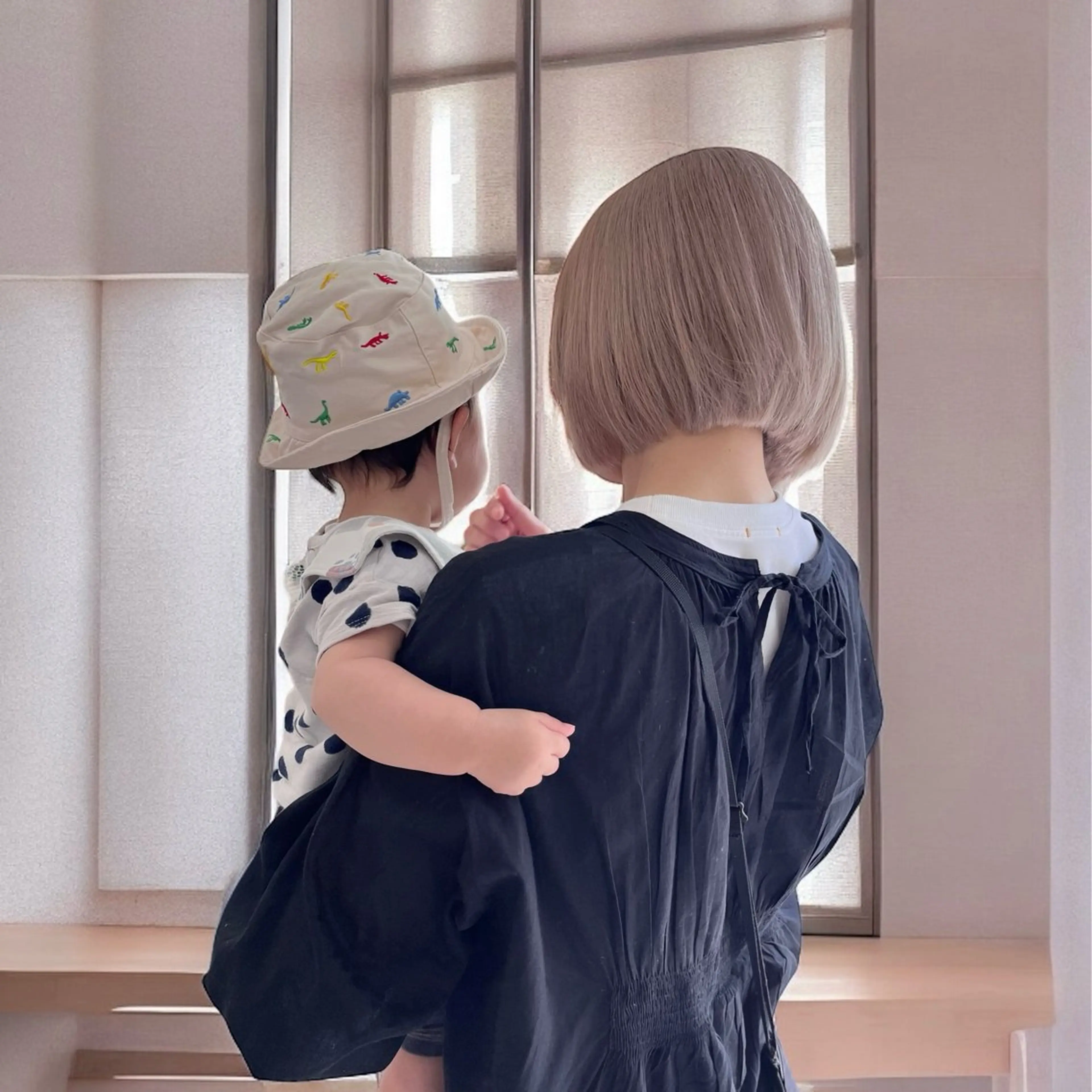 ショート カラー ヘアアレンジ ベージュカラー ホワイトベージュ カット ヘアカラー トリートメント レイヤー/ベージュ カラー/ハシモトのヘアスタイル