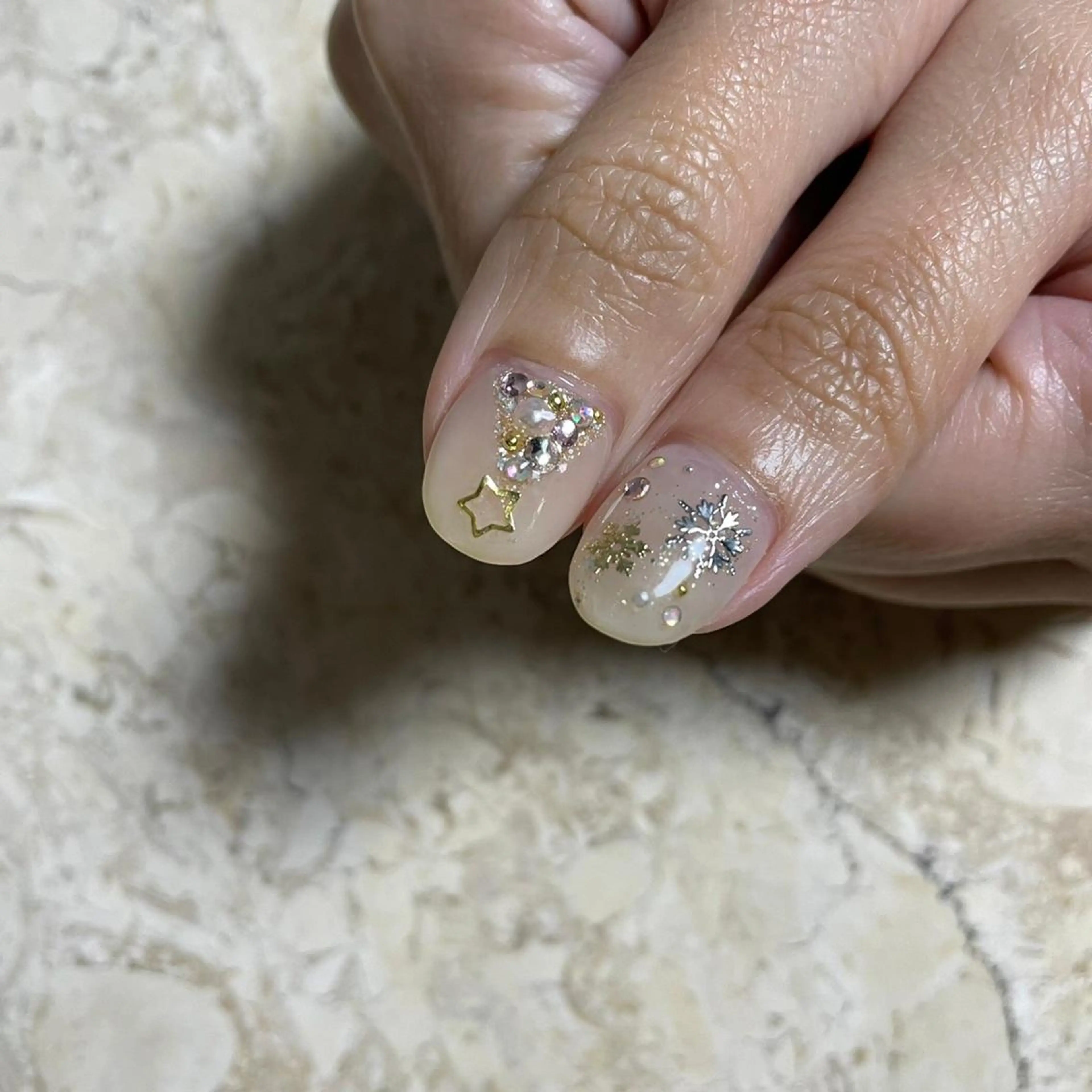 ネイル アニマル柄 アートネイル フレンチネイル ジェルネイル ガラスフレンチ ハンドネイル フットネイル nail salon mieux(ミュー)のネイルデザイン