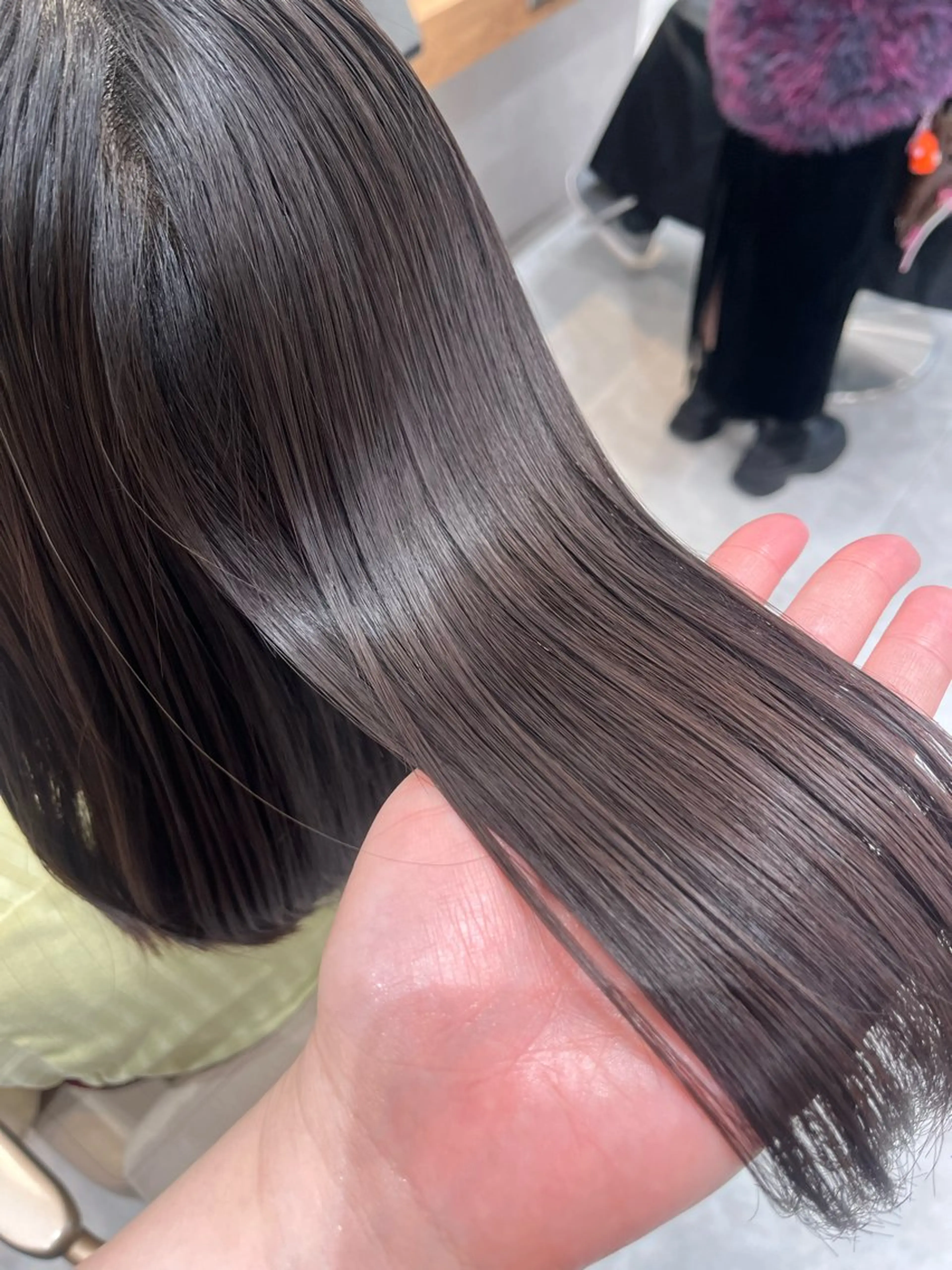 セミロング カット トリートメント ヘッドスパ 近 紗理奈のヘアスタイル