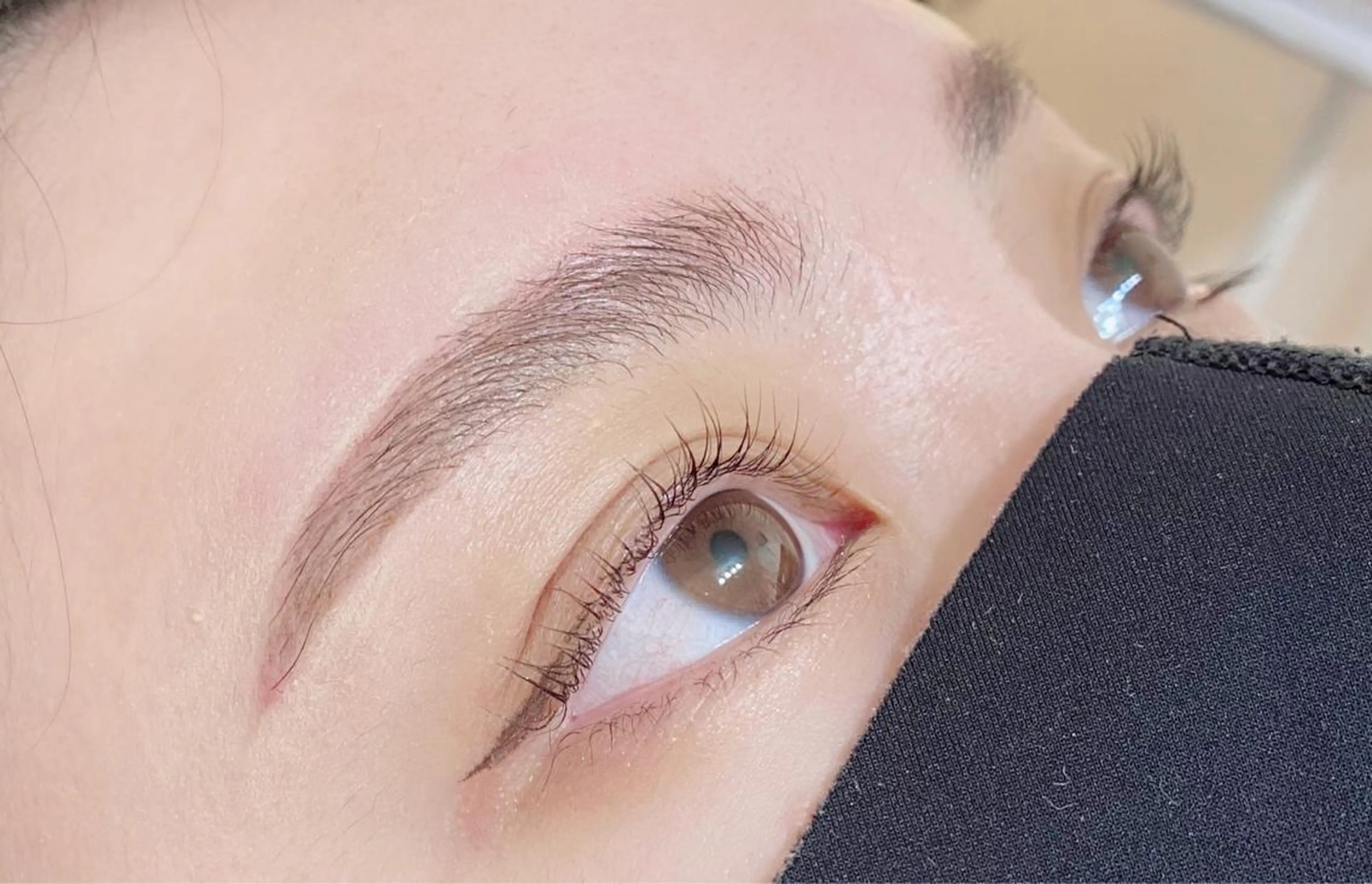 【HBL】ハリウッドブロウリフト　毛流れを整えるパーマ、ワックス脱毛、毛抜き、メイクの写真