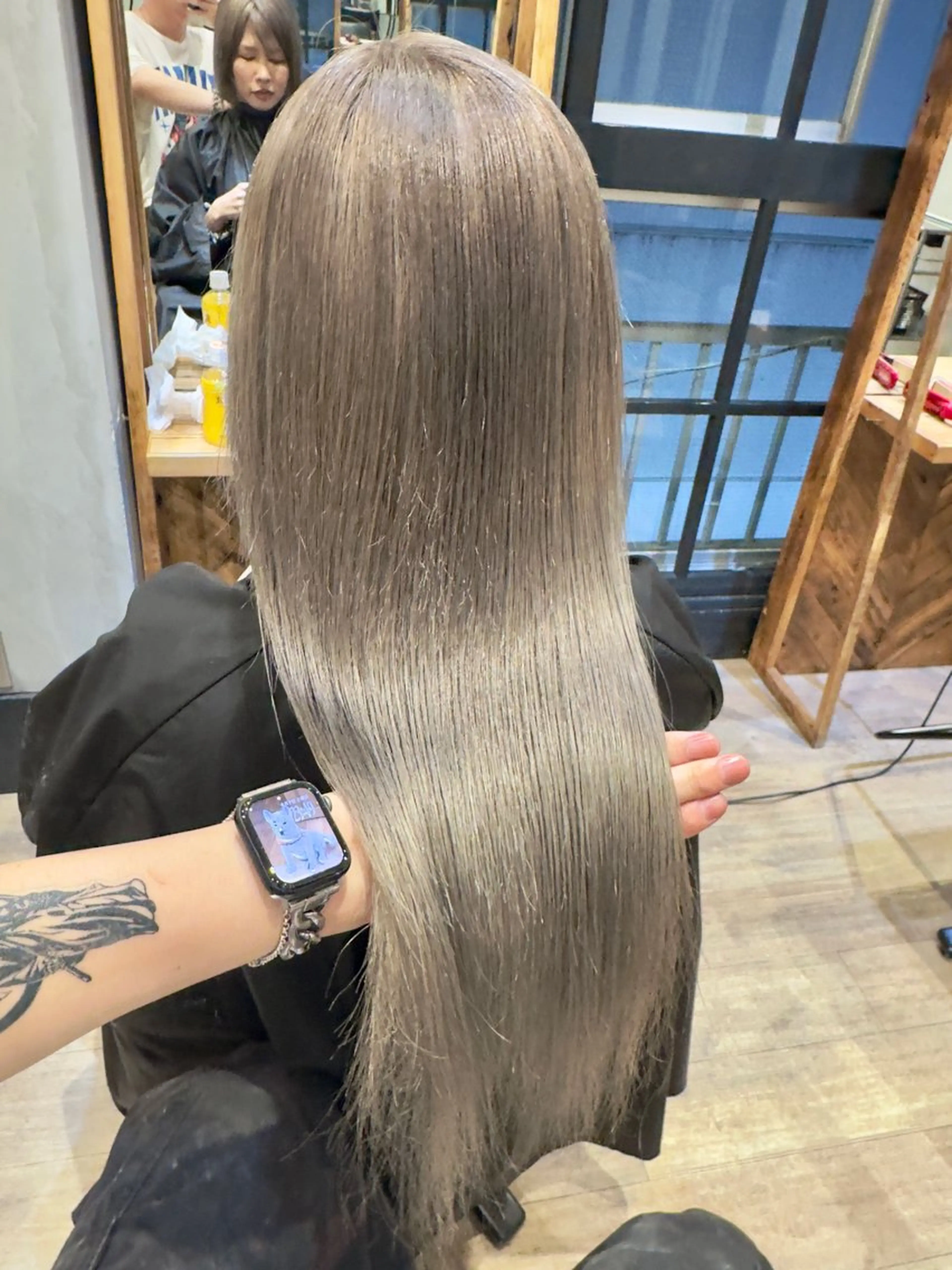 セミロング カラー 新宿/レイヤー/ ブリーチ/西川翔真のヘアスタイル