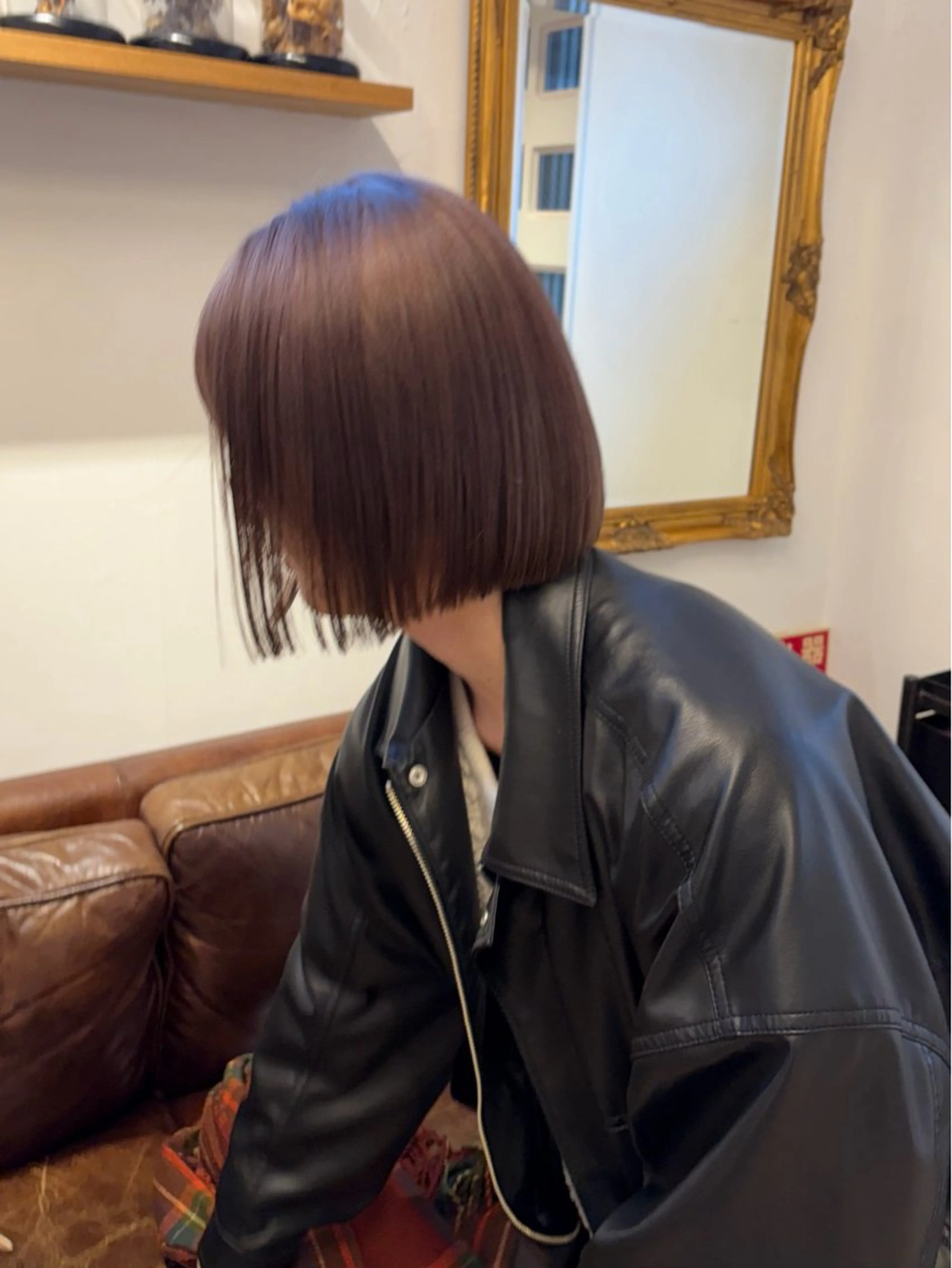 ショート カラー ミルクティー× グレージュMOMOのヘアスタイル