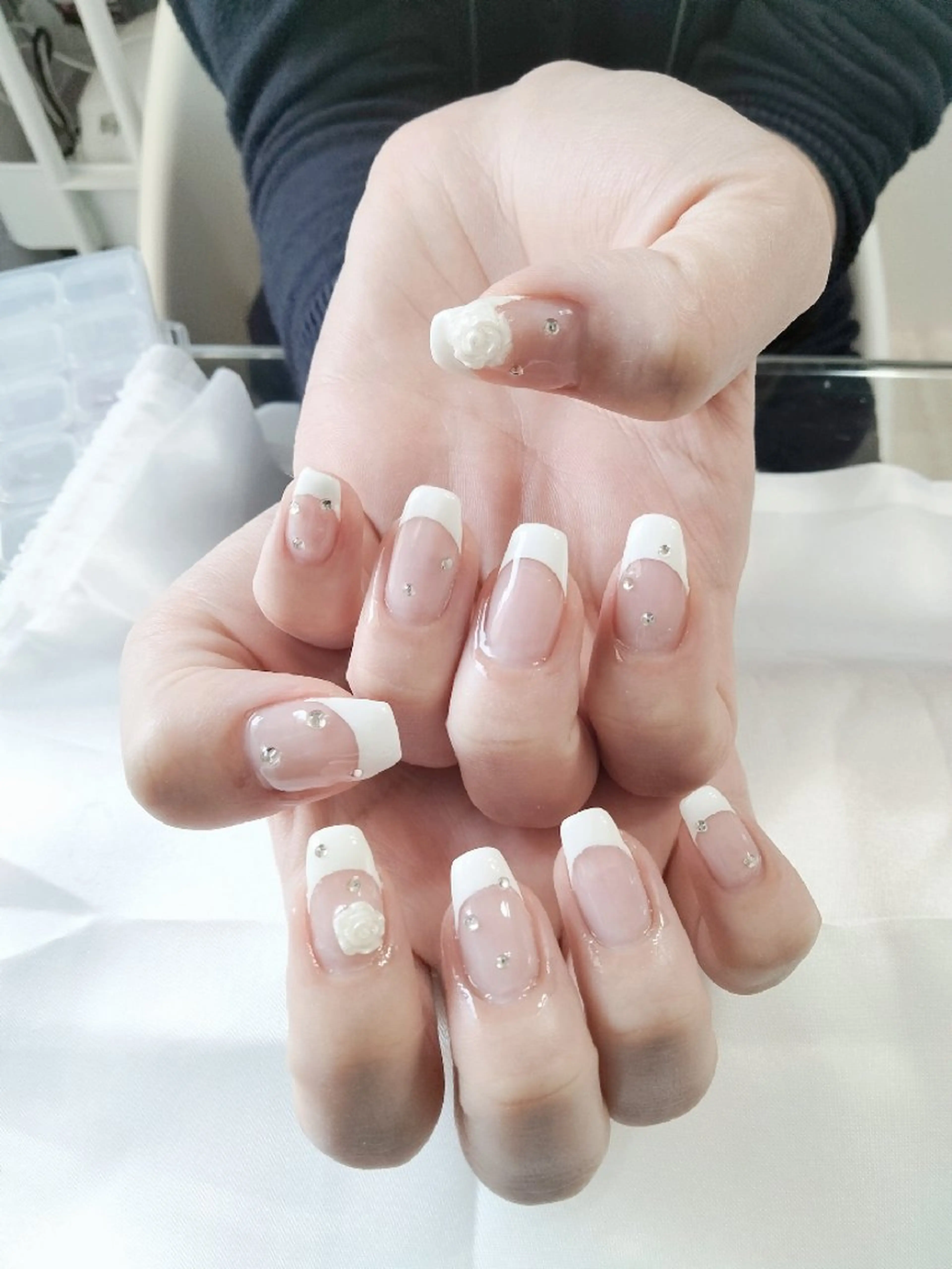 ネイル ストーンネイル ハンドネイル Beaubie  nailサロンのネイルデザイン