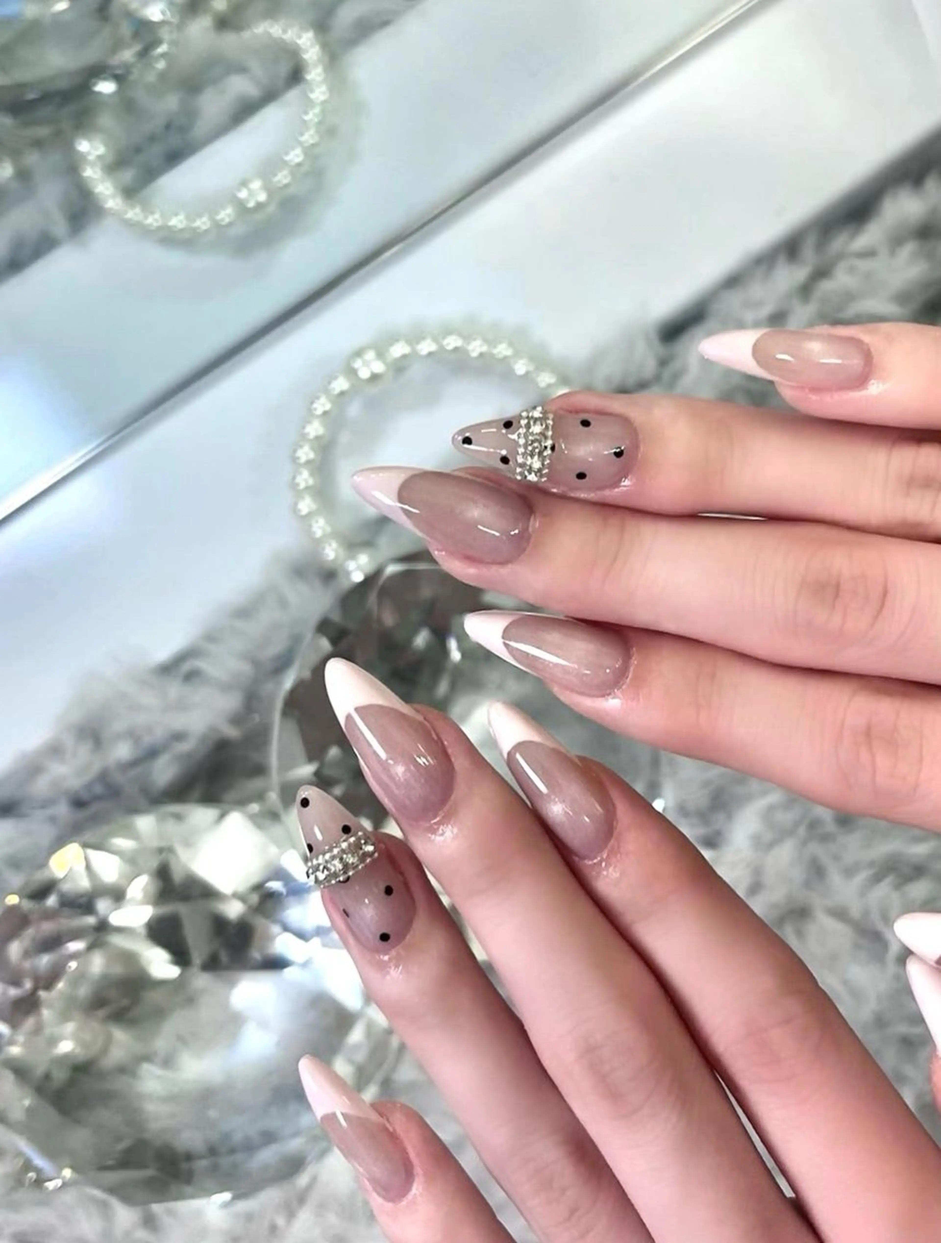 ネイル フットネイル ジェルネイル キラキラネイル 韓国ネイル マグネットネイル ハンドネイル TIDY .のネイルデザイン