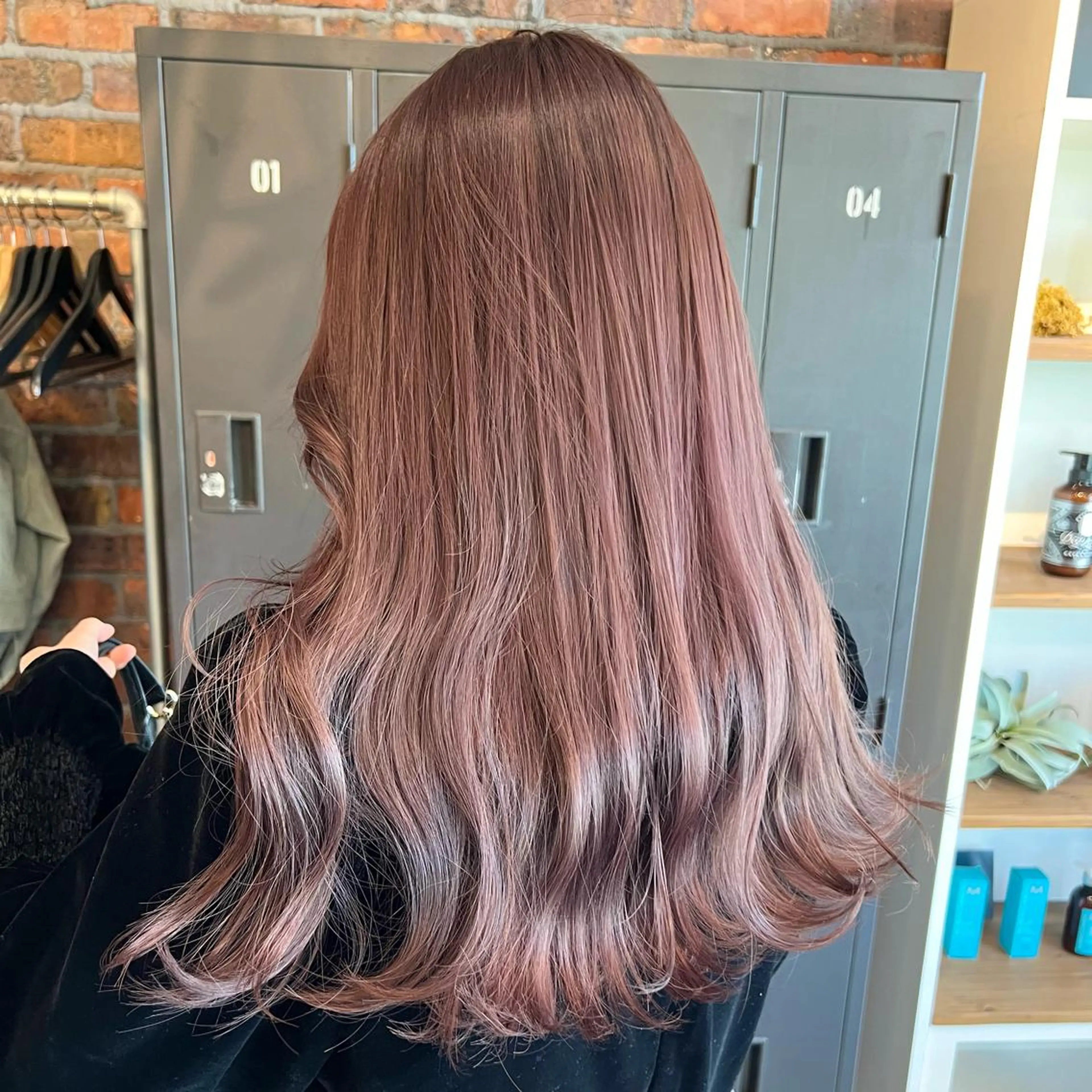 ロング カラー ベージュカラー ブリーチ ピンクカラー ピンクベージュ Rino kanayama所属・Rino 金山 ／ 宮澤 萌のヘアスタイル