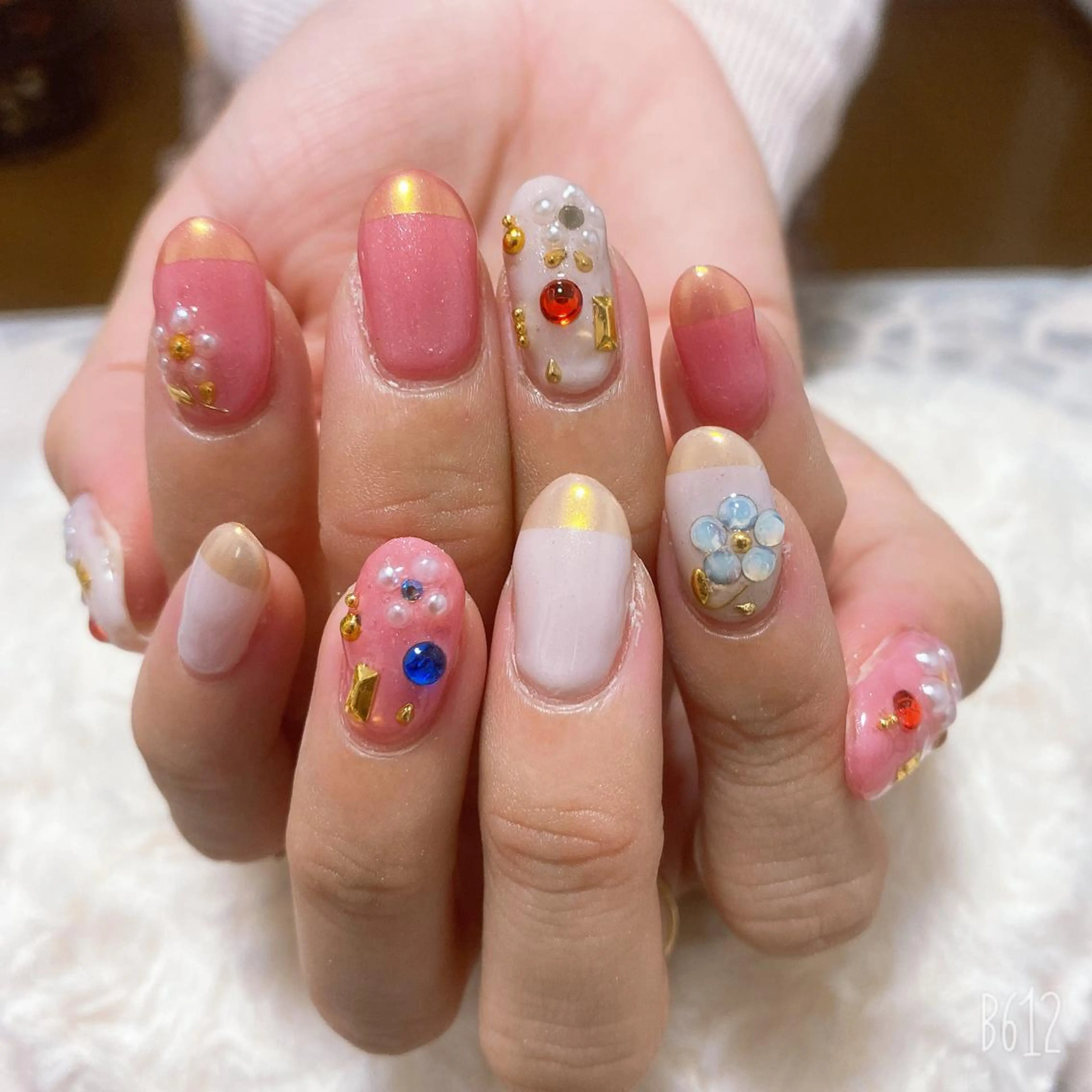 ネイル The Best Beauty受付担当のヘアスタイル