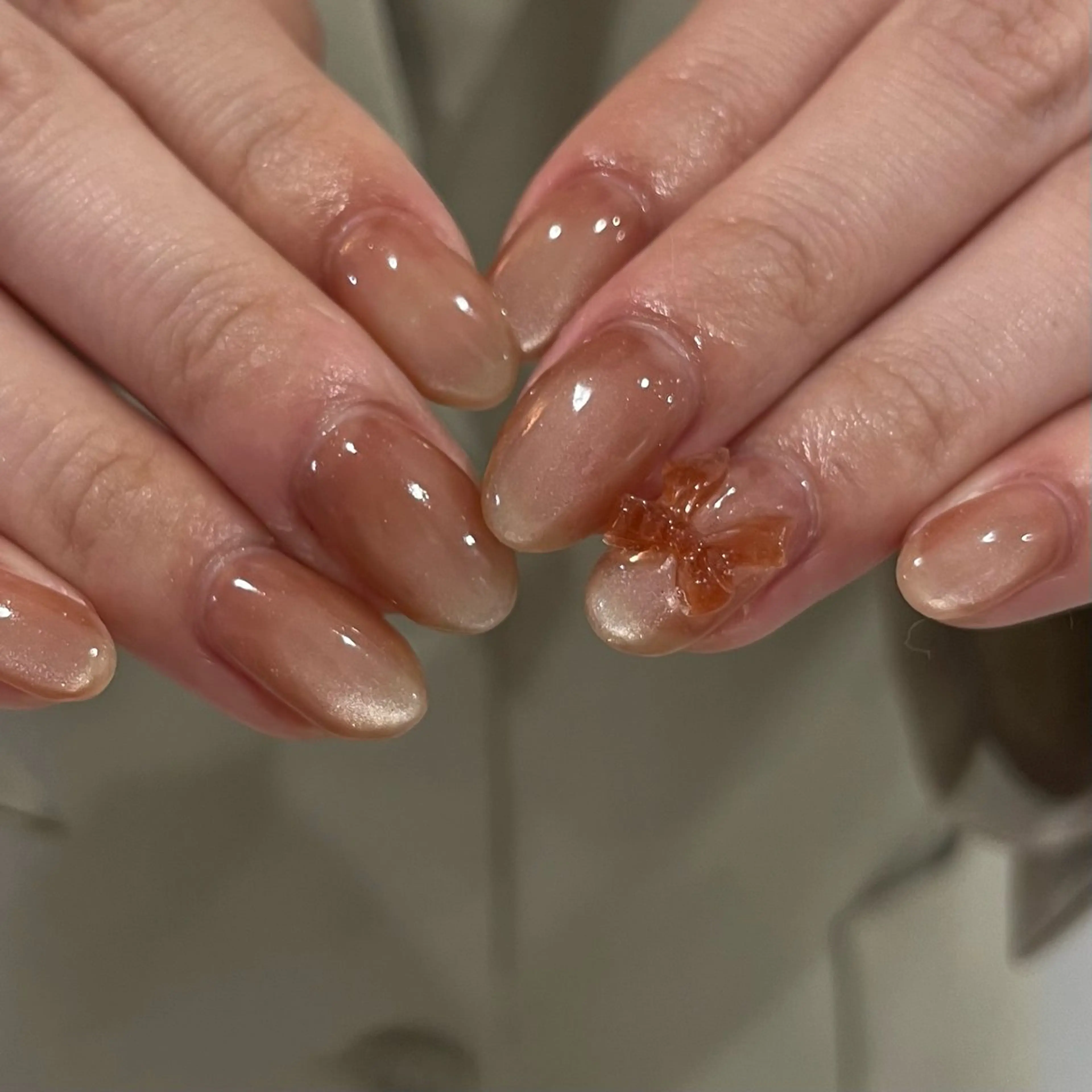 ネイル リボン ハンドネイル Ray. ちゅるん系ニュアンスのネイルデザイン