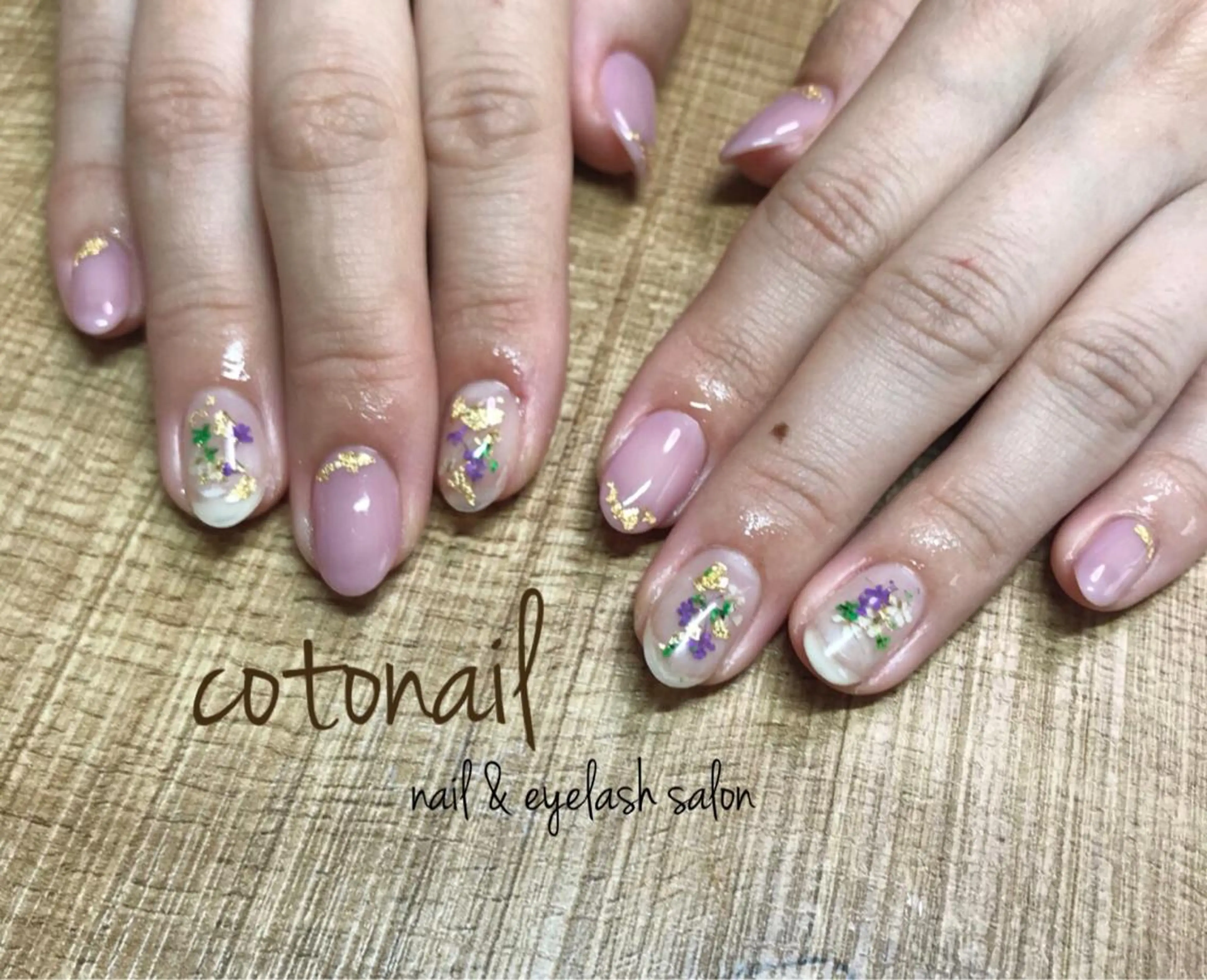 ミディアム ネイル アートネイル ハンドネイル ツメトマツゲ .のネイルデザイン