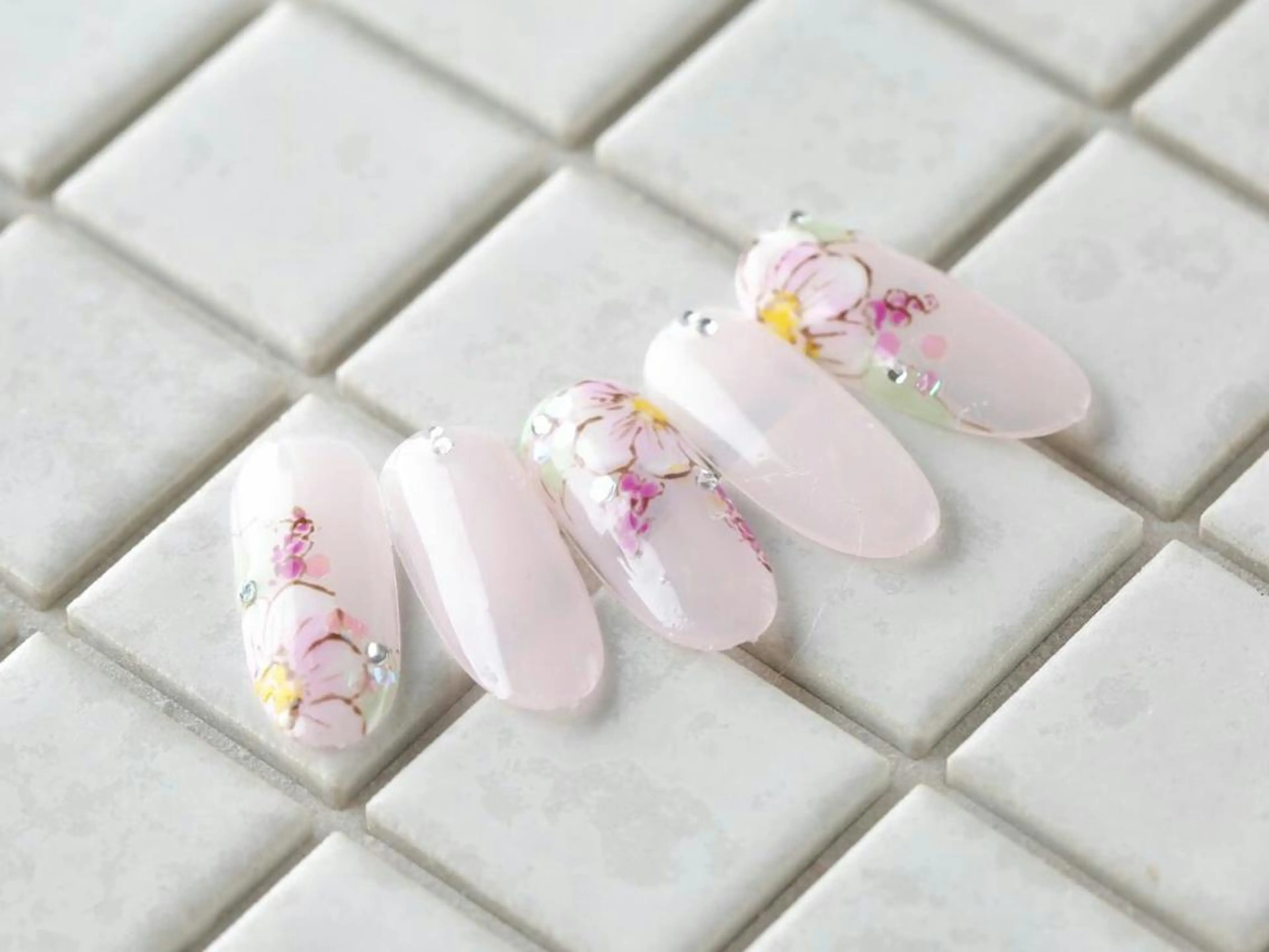 ネイル フラワーネイル private salon mieのネイルデザイン