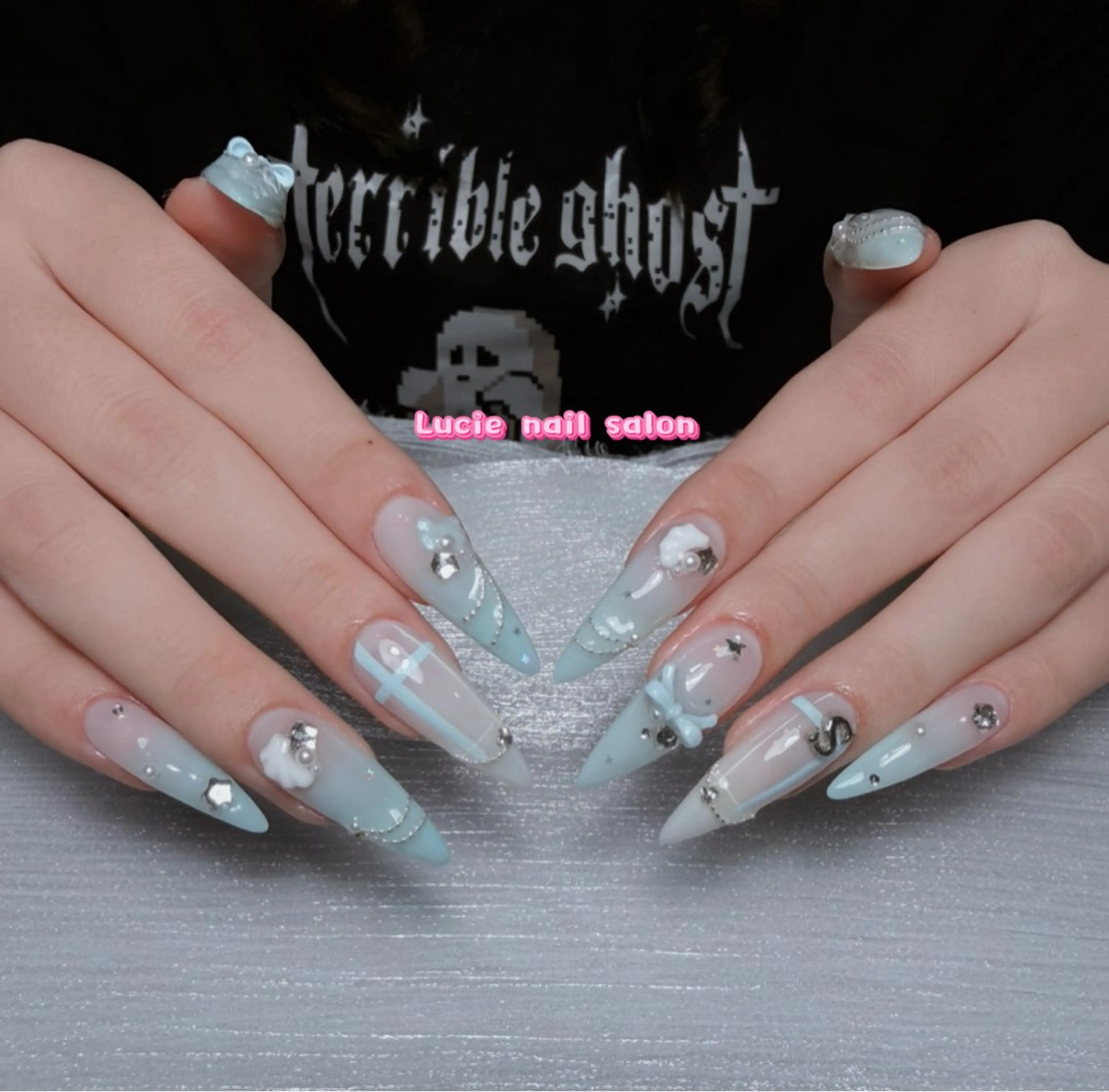 ネイル フレンチネイル ジェルネイル グラデーション 持ち込み オフィスネイル ハンドネイル LUCIE NAIL所属・LUCIE NAILのネイルデザイン