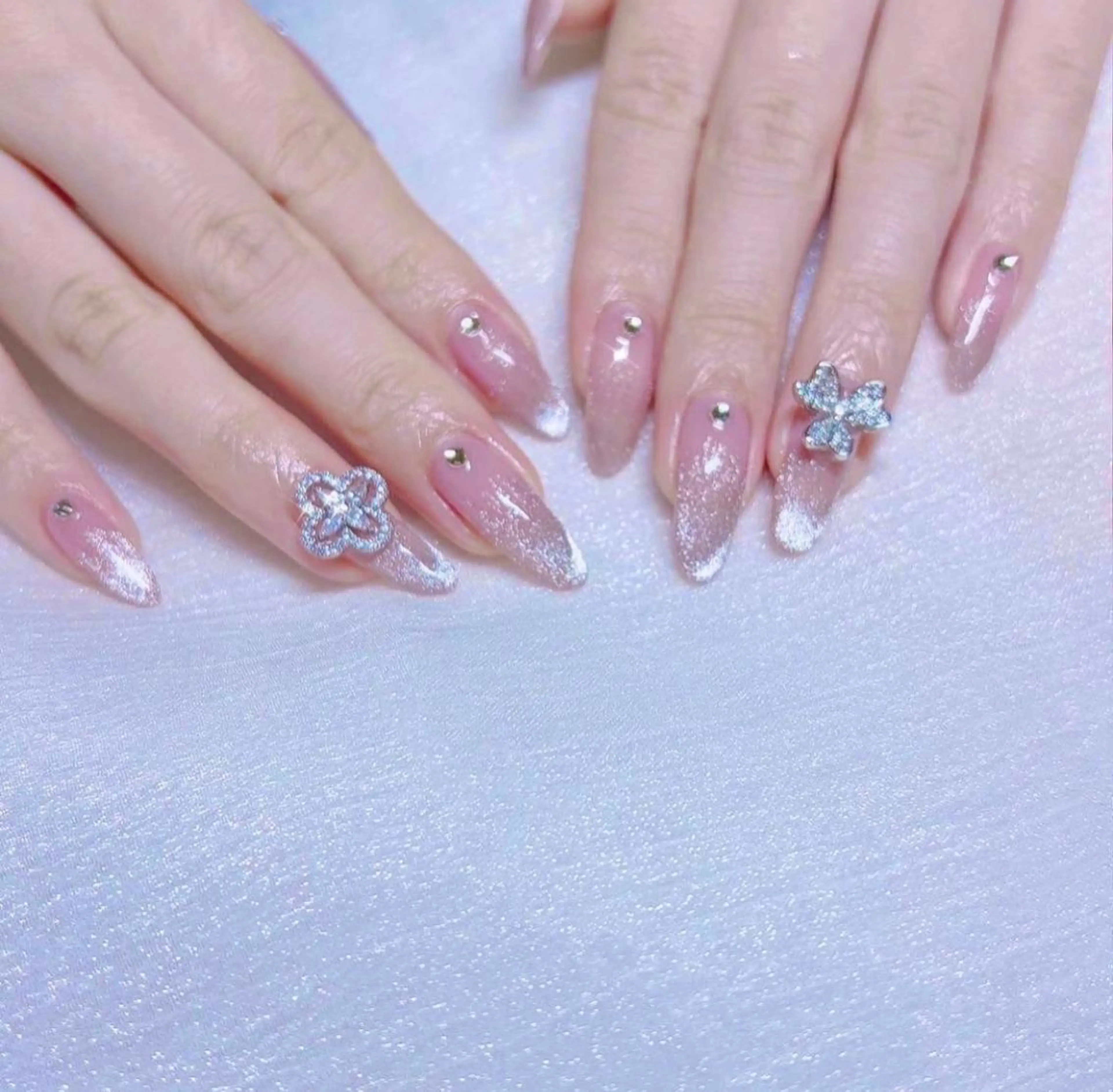 ネイル アートネイル オーロラネイル 成人式 フットネイル 韓国ネイル Yudia -neon-のネイルデザイン