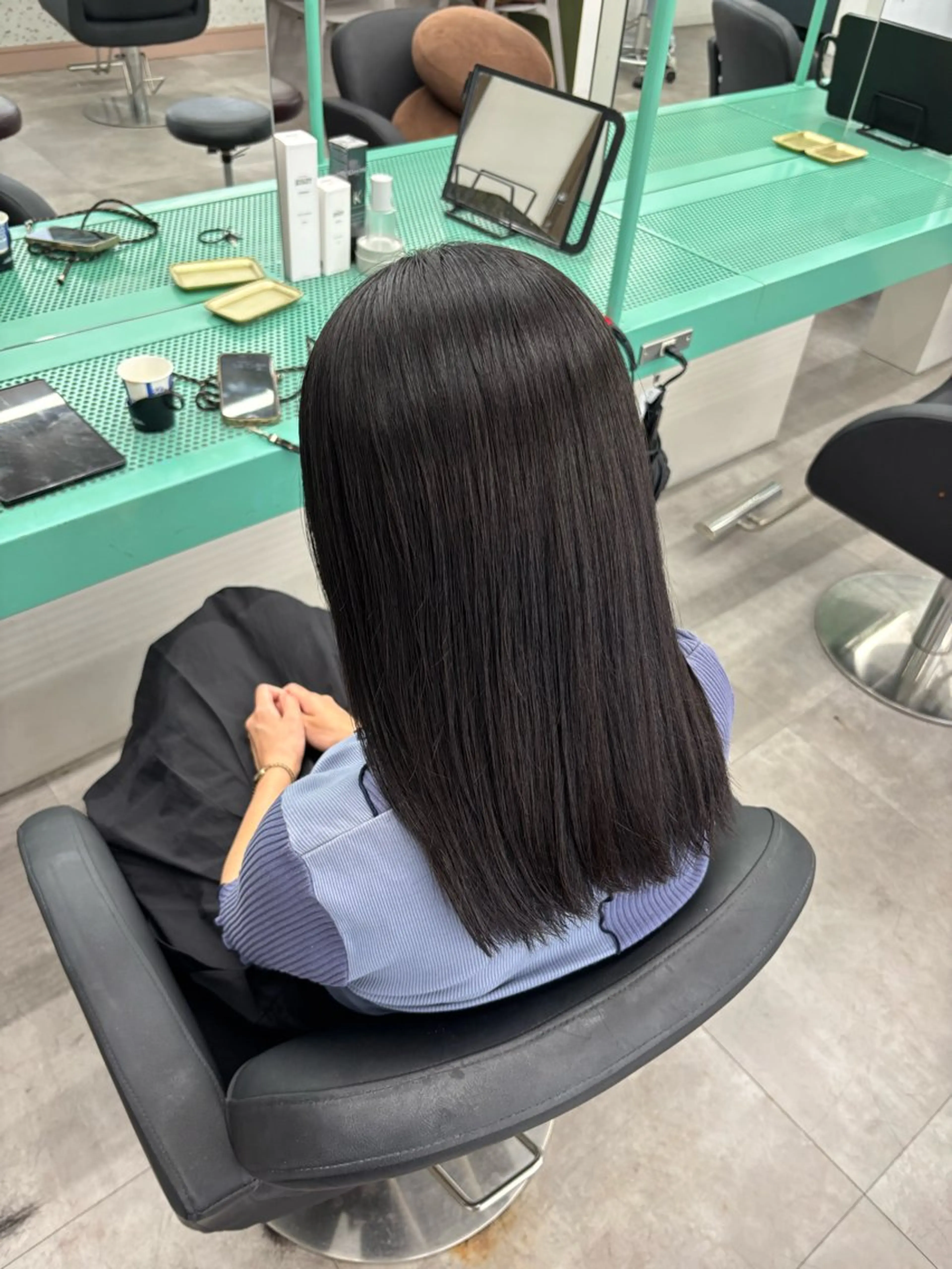 セミロング 髪質改善 縮毛矯正 酸性ストレート カット 縮毛矯正 トリートメント 𝓗𝓪𝓻𝓾🥥 / 美髪ストレートのヘアスタイル