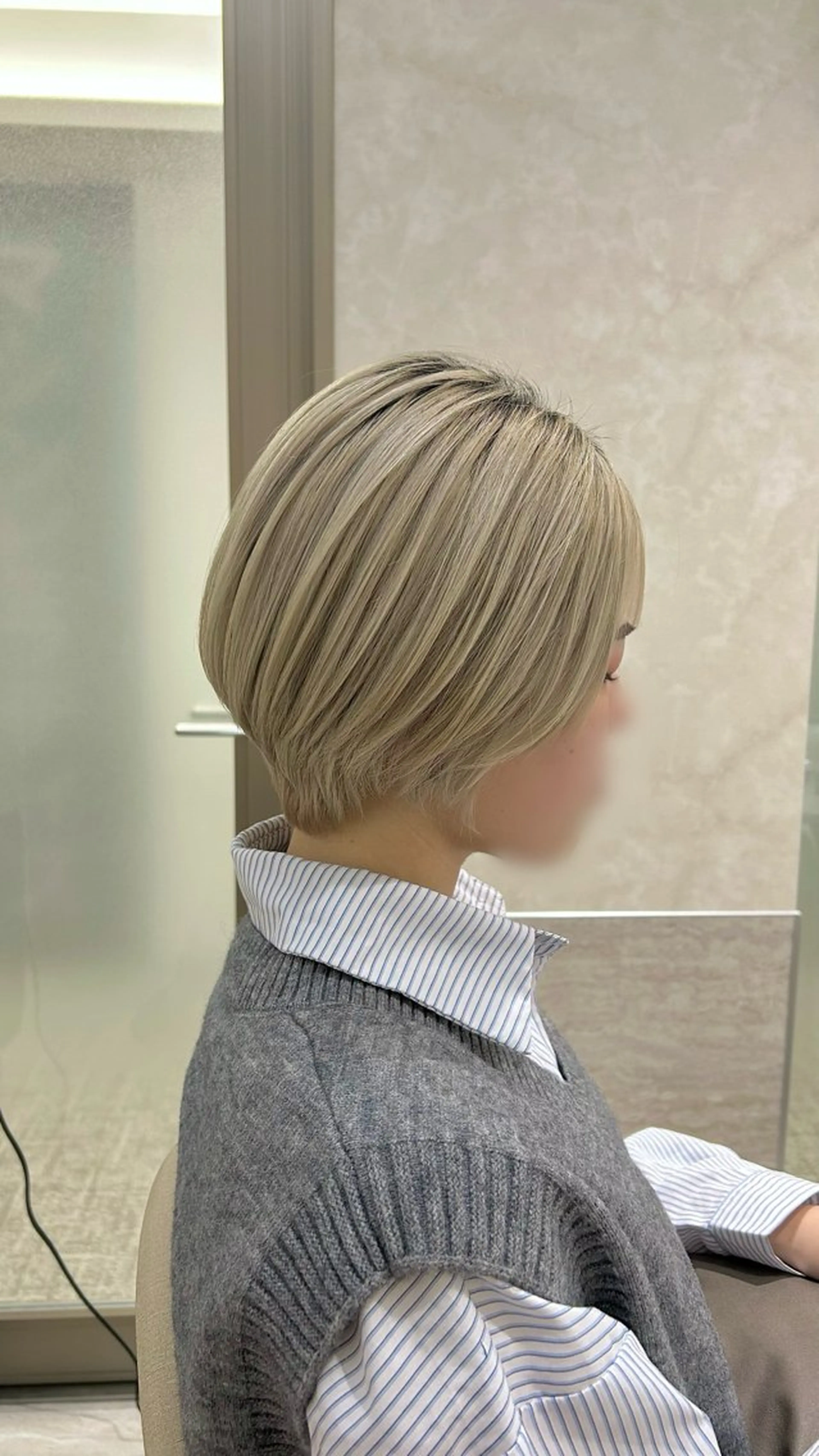 ショート ショートボブ ミルクティーブラウン ボブ くびれヘア 髪質改善 カット ヘアカラー トリートメント Eleanor枚方店 店長　飛鳥　薫のヘアスタイル