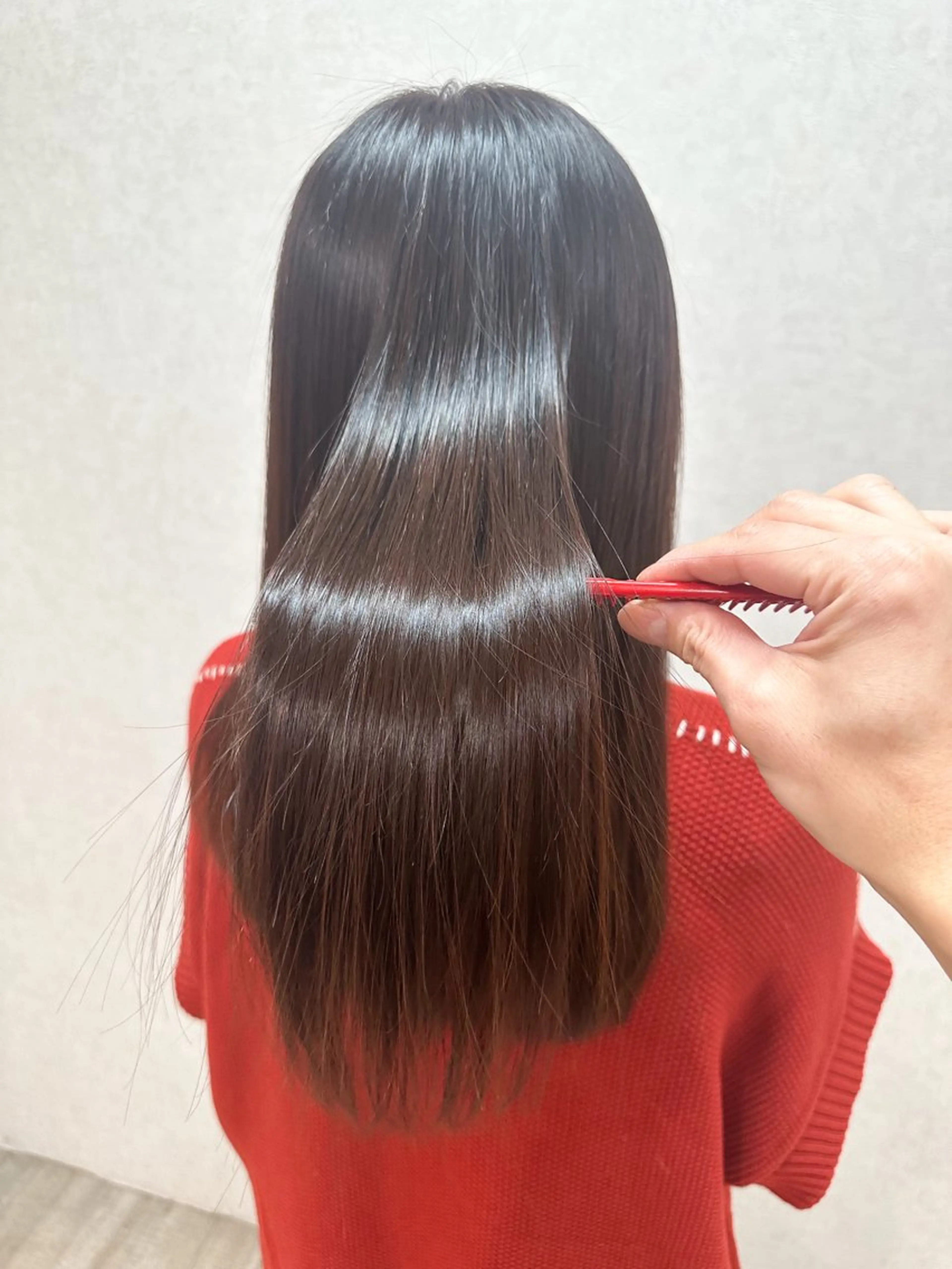 【髪質激変】乾かすだけで艶髪に♪カット+美髪縮毛矯正＋プレミアムTrの写真