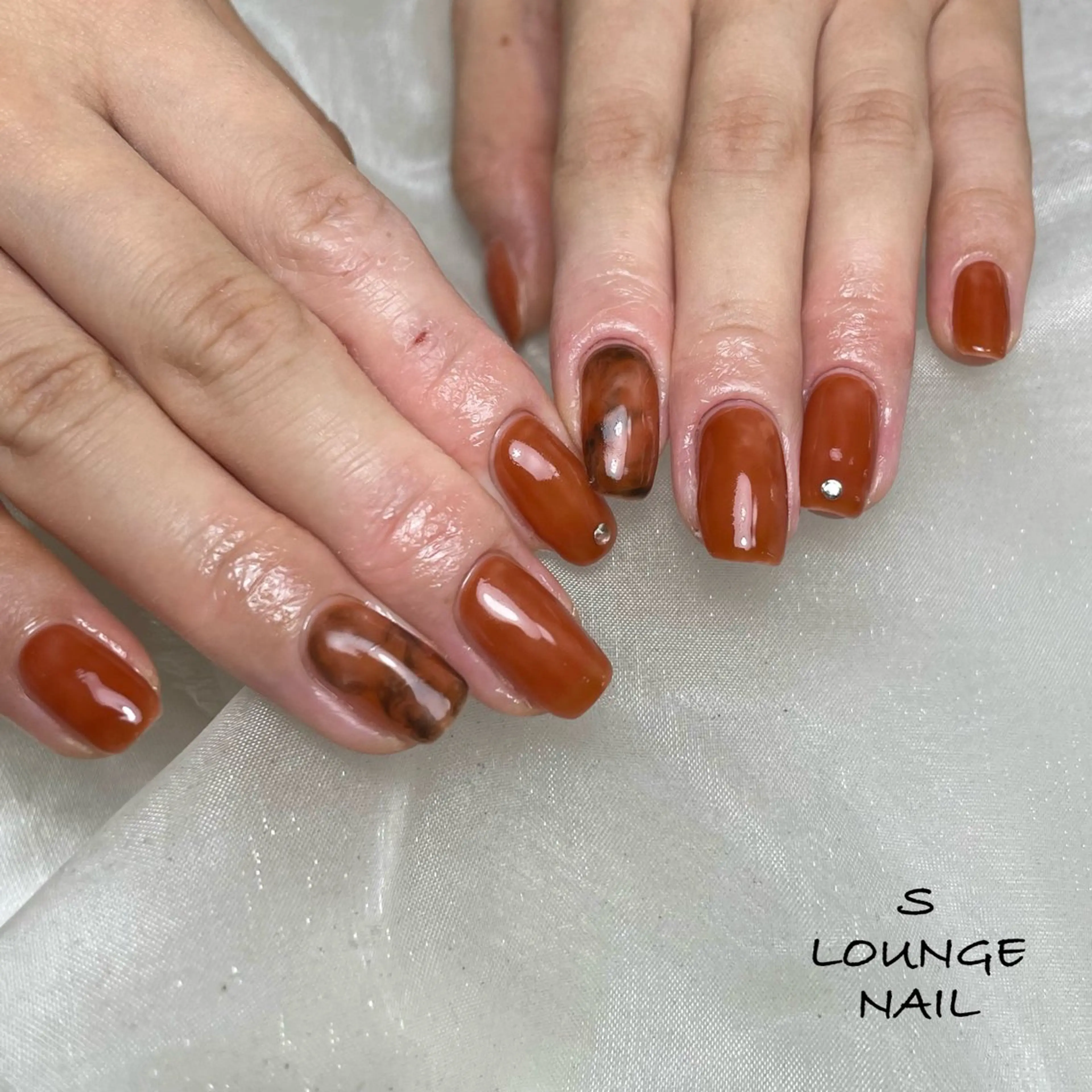 ネイル べっ甲ネイル S LOUNGE NAIL所属・パーツたくさん🍓 SUMIのネイルデザイン