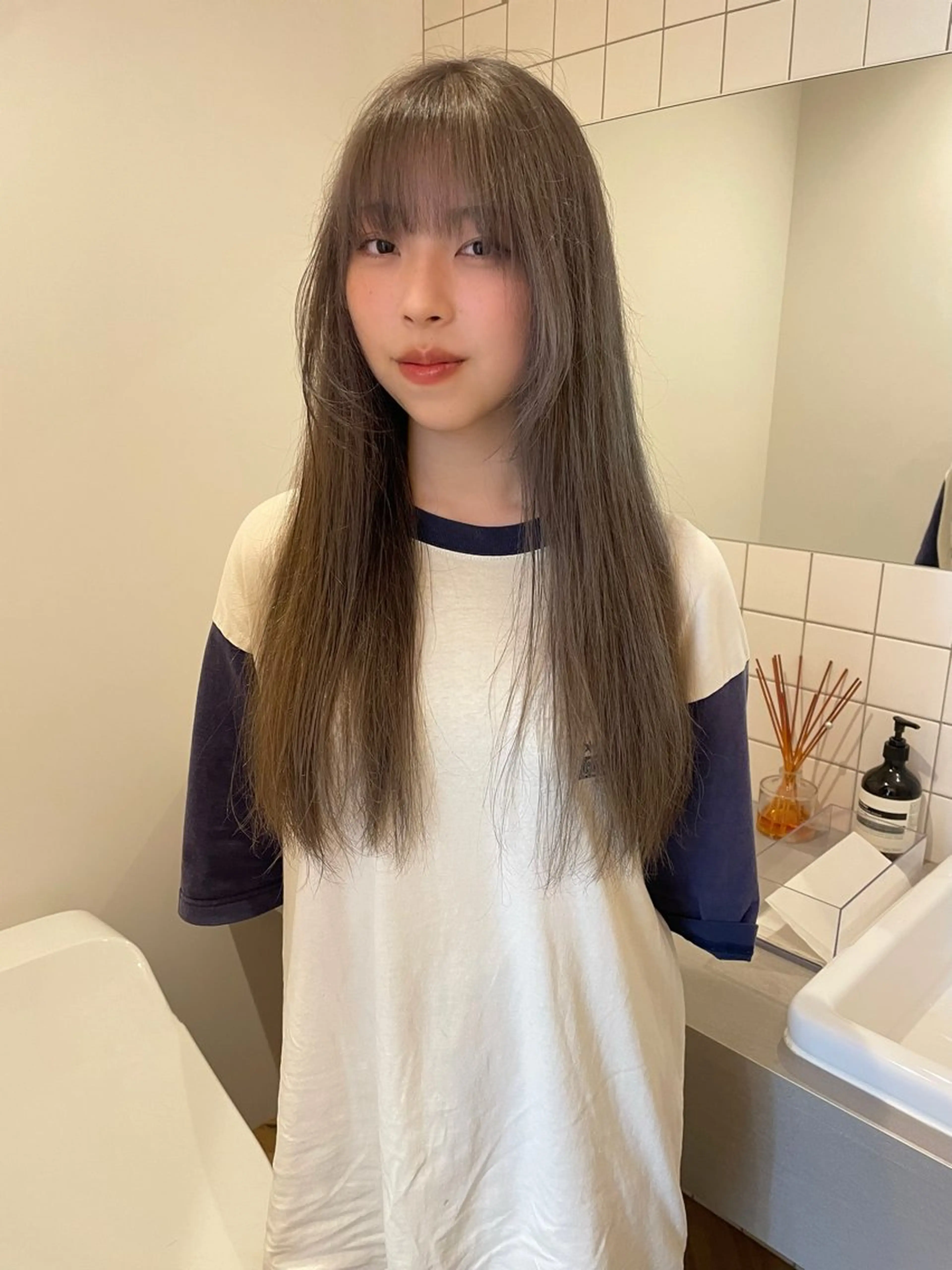 ロング カラー グレージュ ヘアカラー トリートメント カットモデル/ ハイトーン/ゆうあのヘアスタイル