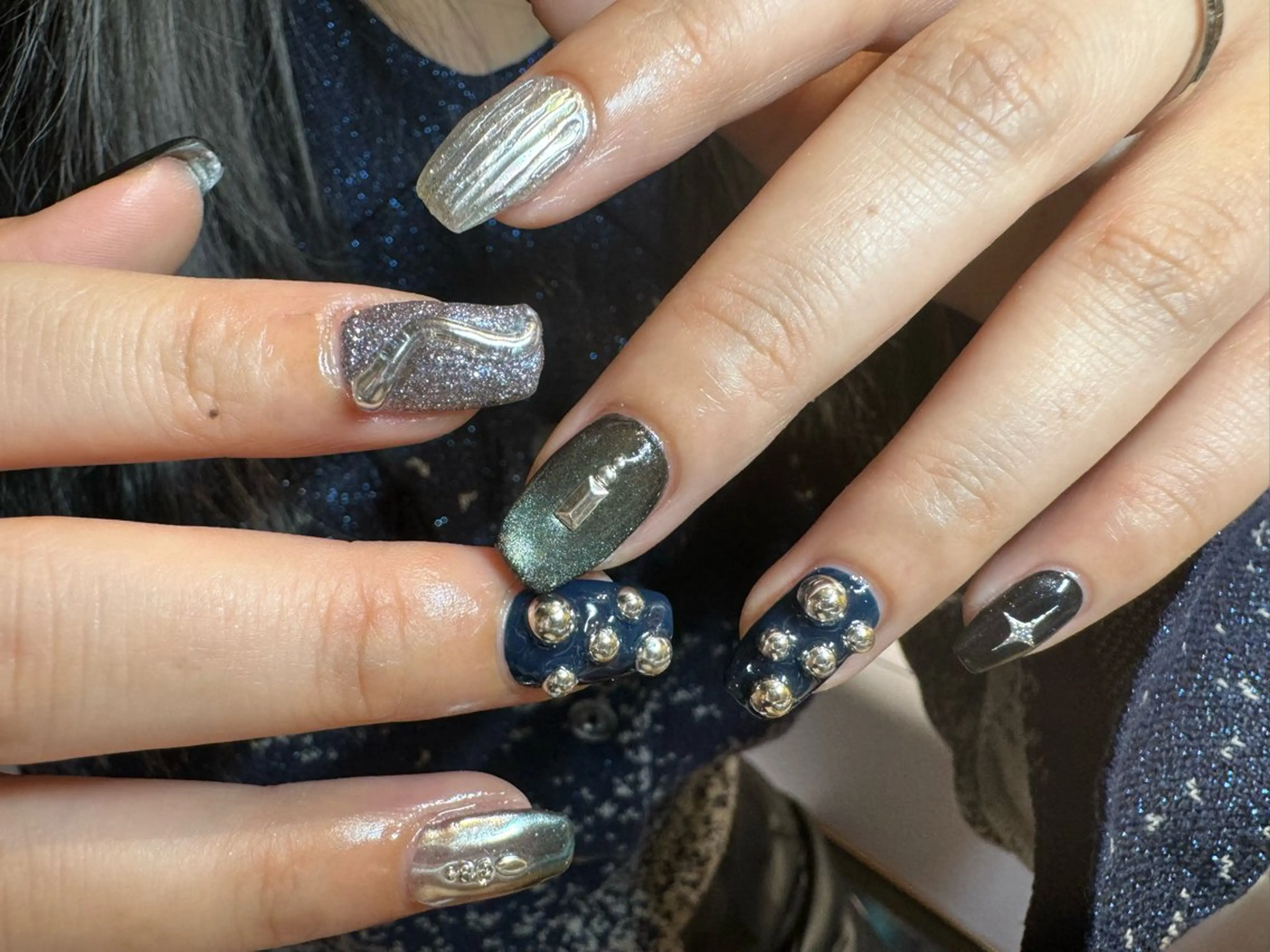 ネイル ブルー ミラーネイル シルバー ハンドネイル tsumeasobi所属・tsumeasobi 🪬macoのネイルデザイン