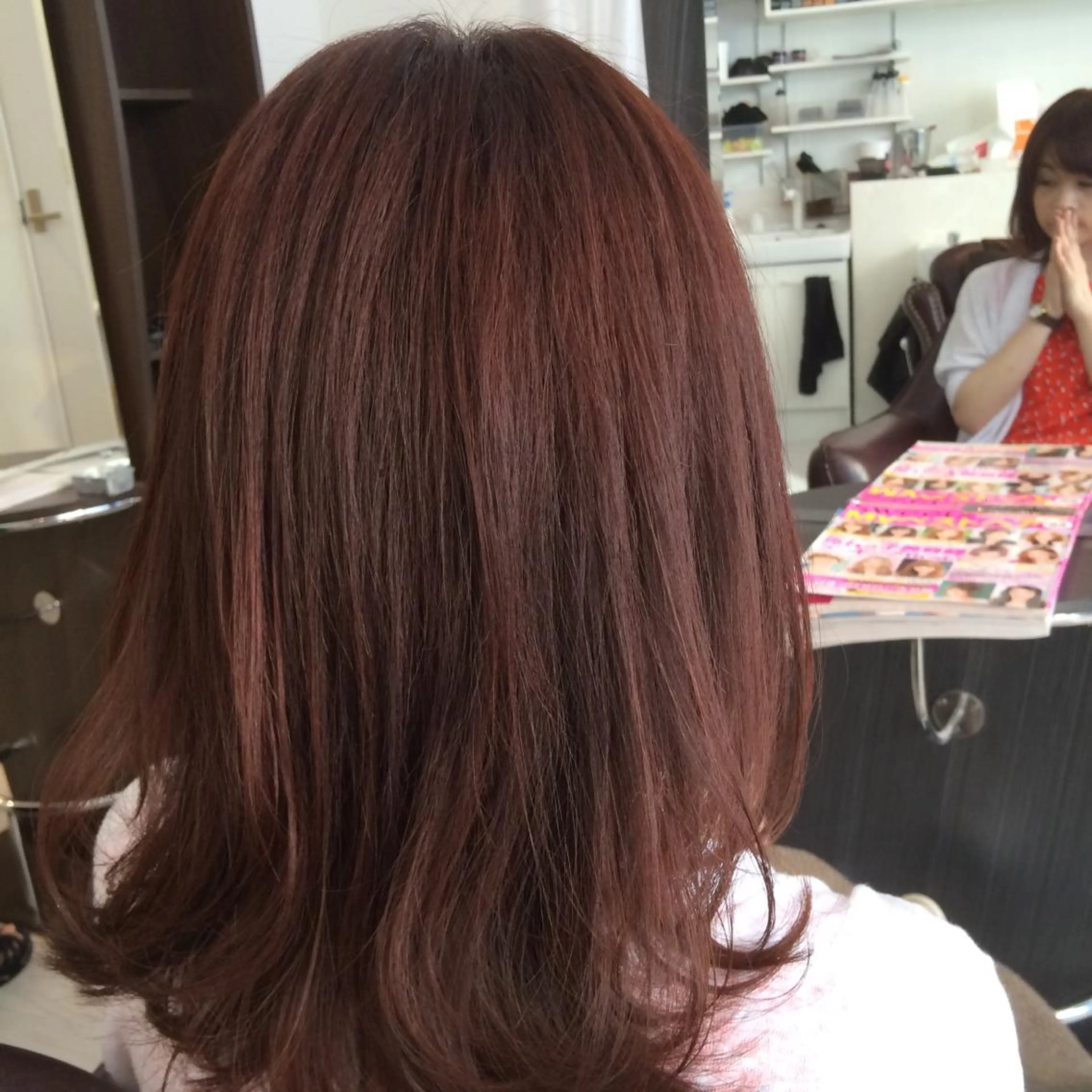 ミディアム エクステ（レミー毛） NINEのヘアスタイル