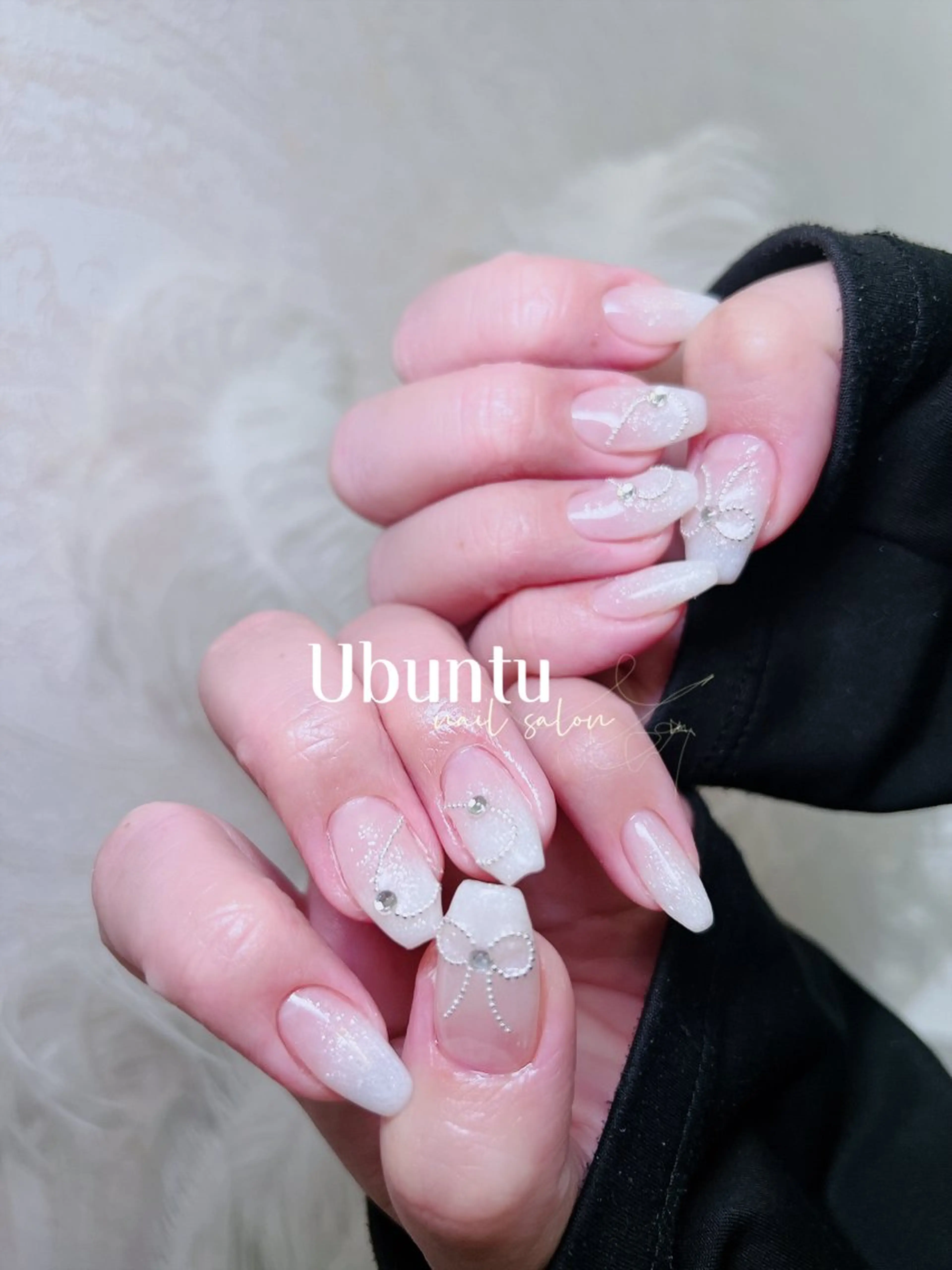 ネイル ワンホンネイル ハンドネイル Ubuntu🎀 ネイルサロン✨のネイルデザイン