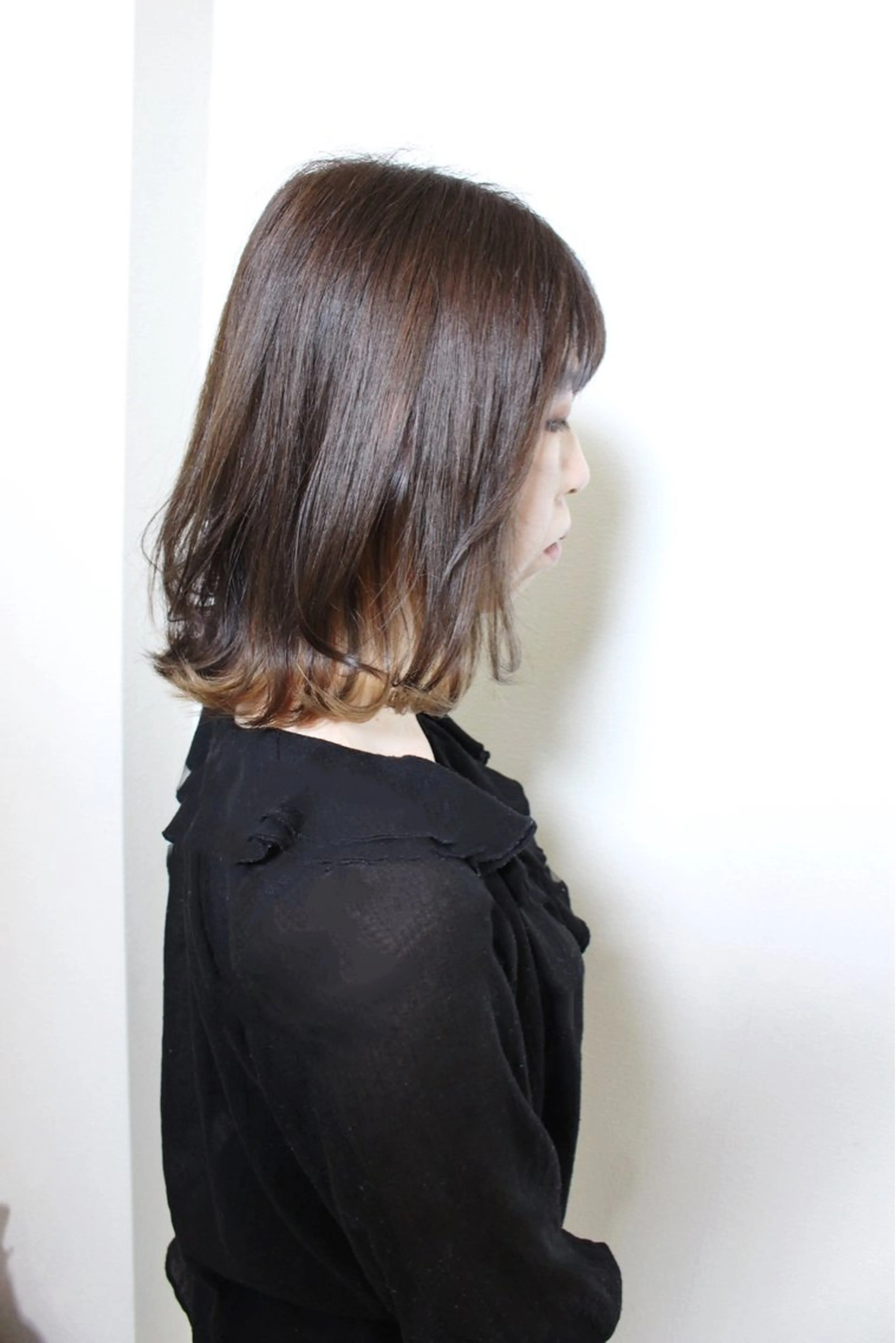 ミディアム カラー アッシュ インナーカラー オレンジ シルバー シルバーアッシュ ヘアカラー 土居 正季のヘアスタイル