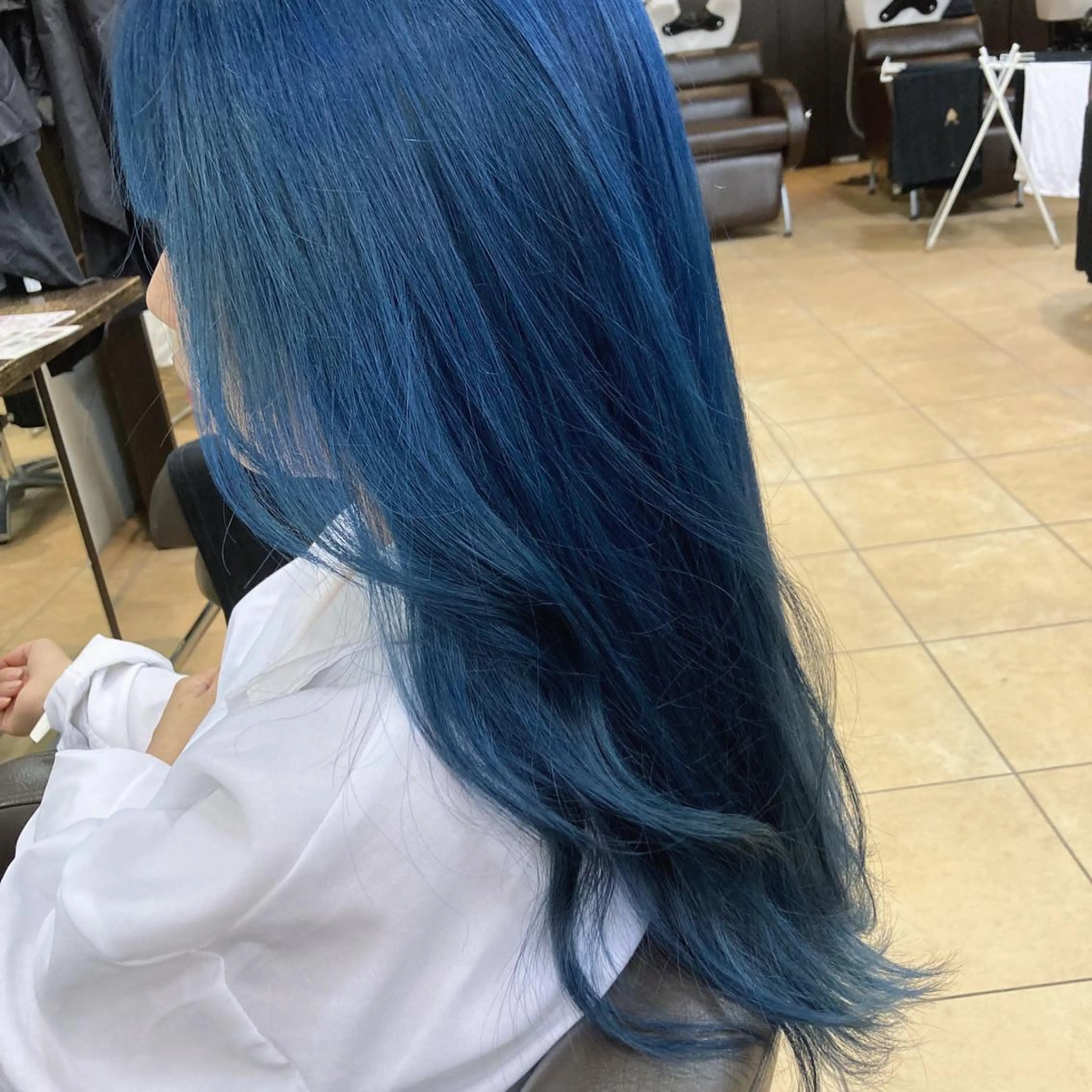 セミロング lien ヒジリのヘアスタイル