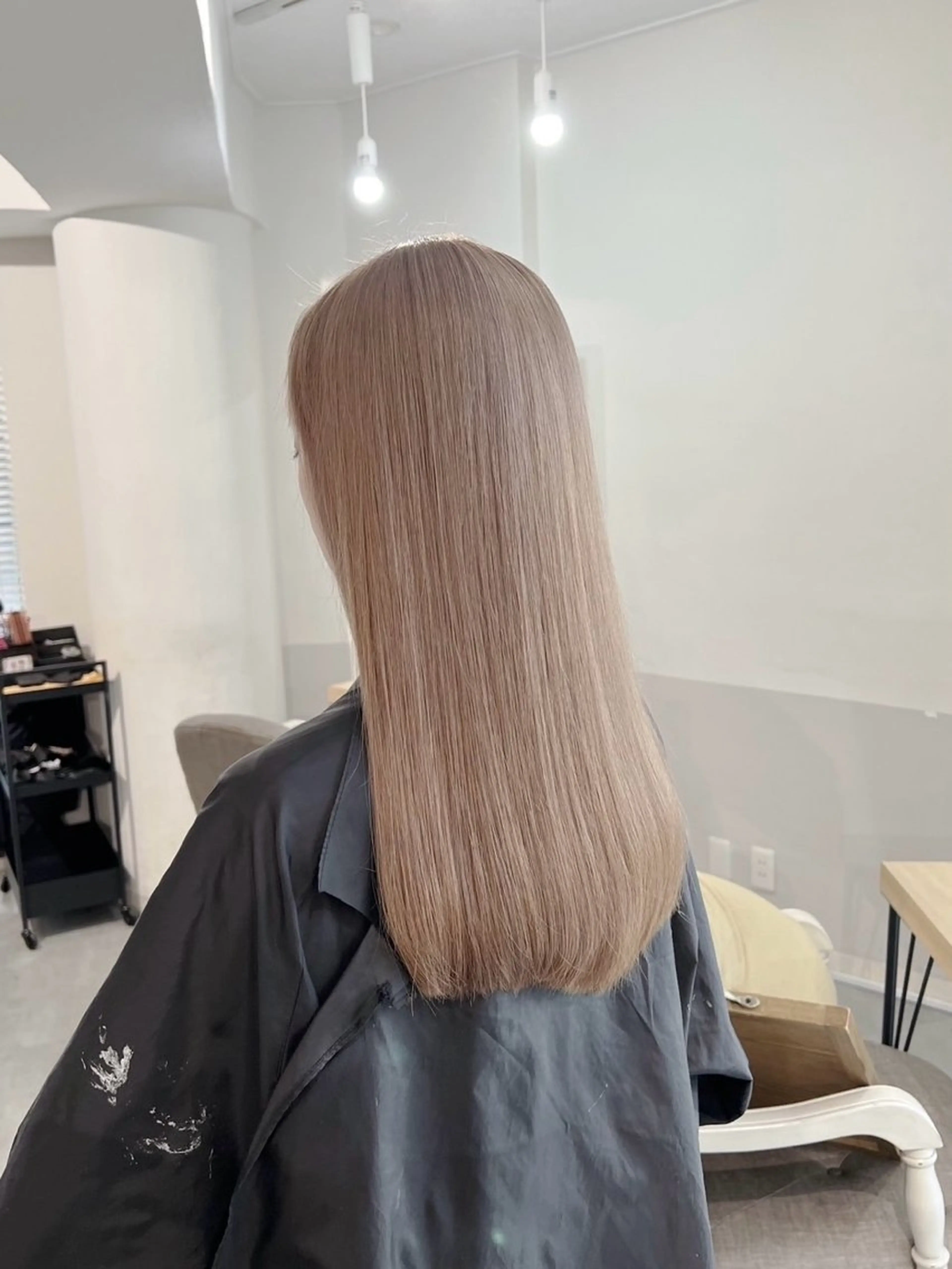 セミロング カラー ベージュカラー ミルクティーベージュ ヘアカラー トリートメント ROBIN所属・指名数No.1 /NAOYAのヘアスタイル