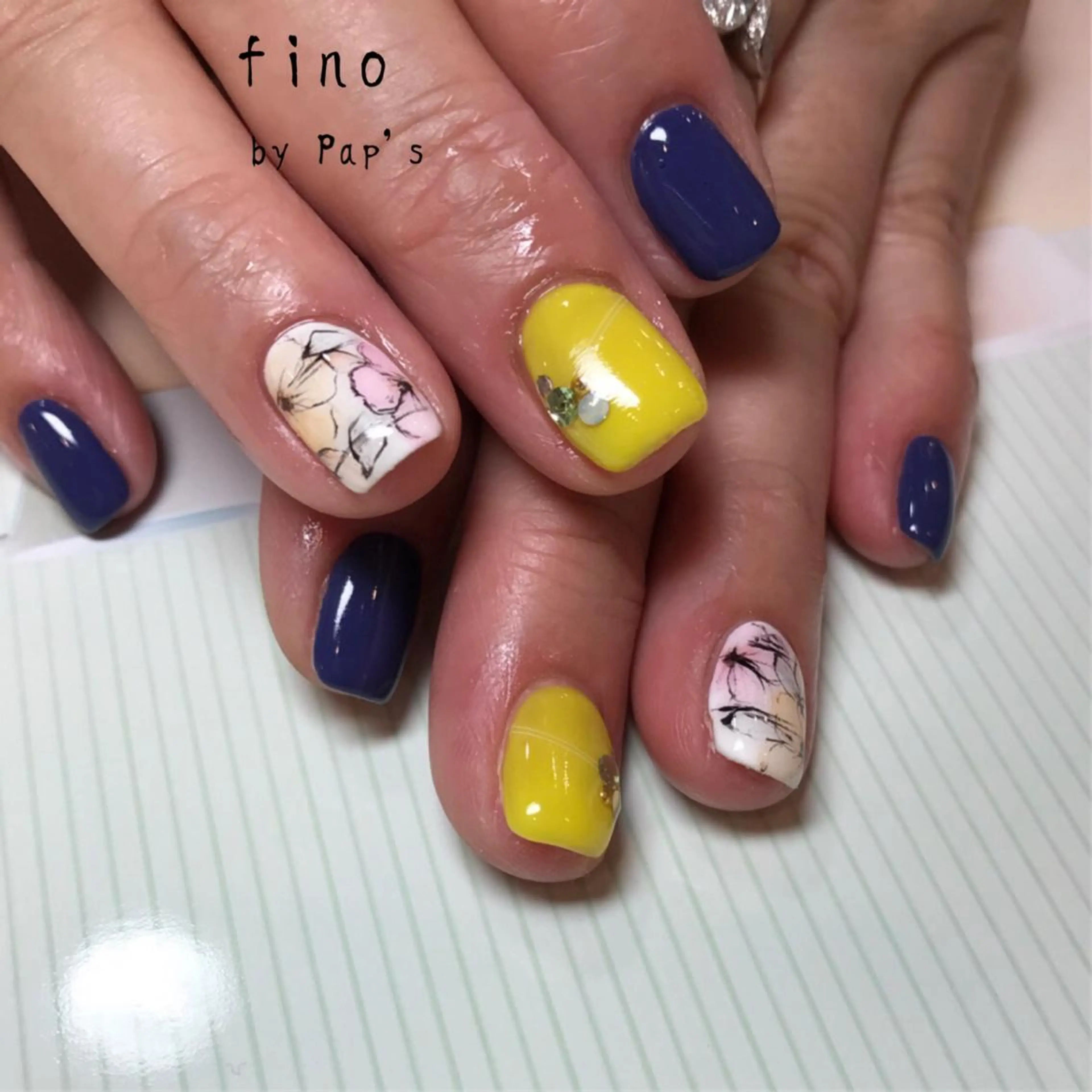 ネイル fino by Pap's所属・西畠 真由美のネイルデザイン