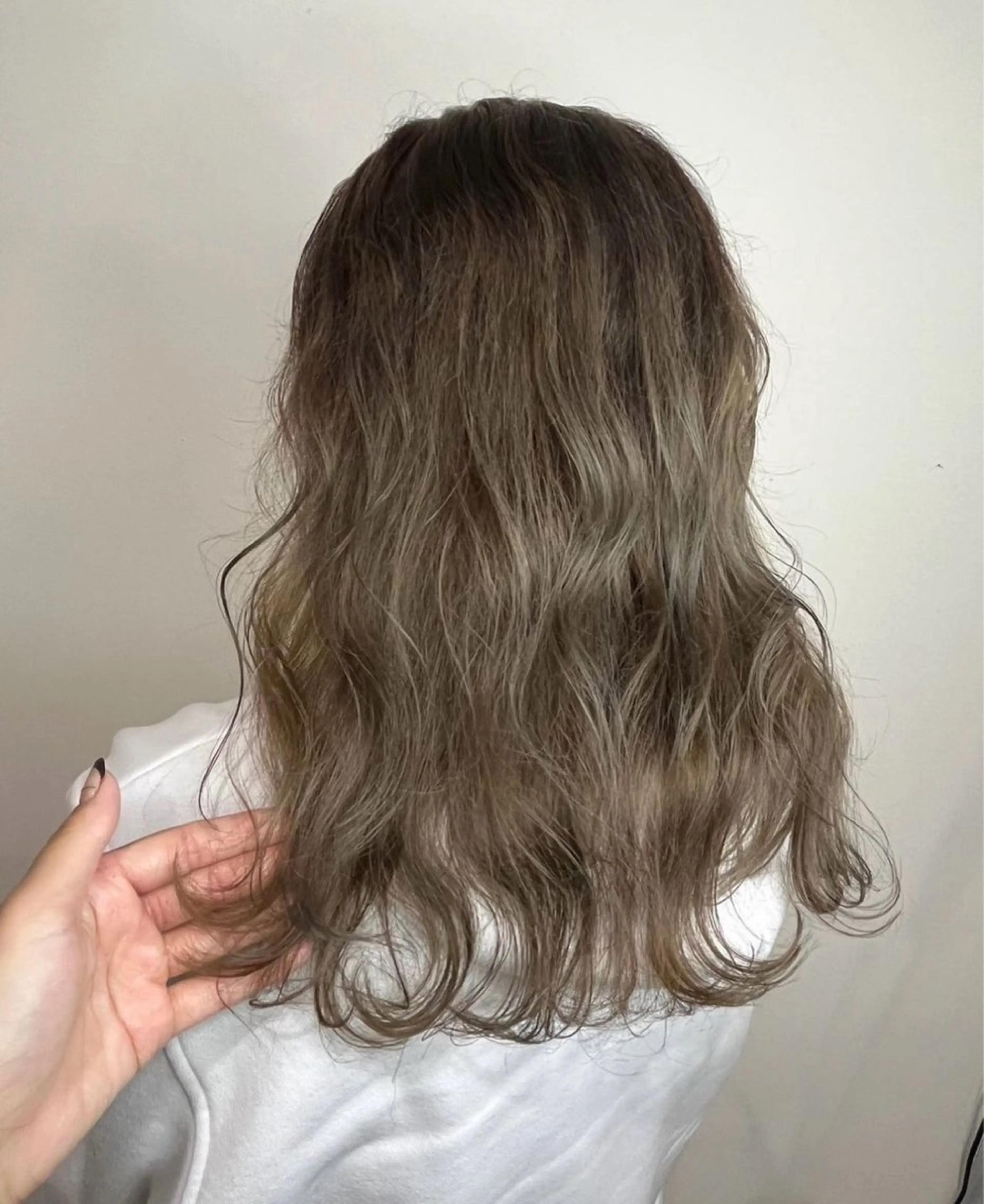 カラー 林 美月のヘアスタイル