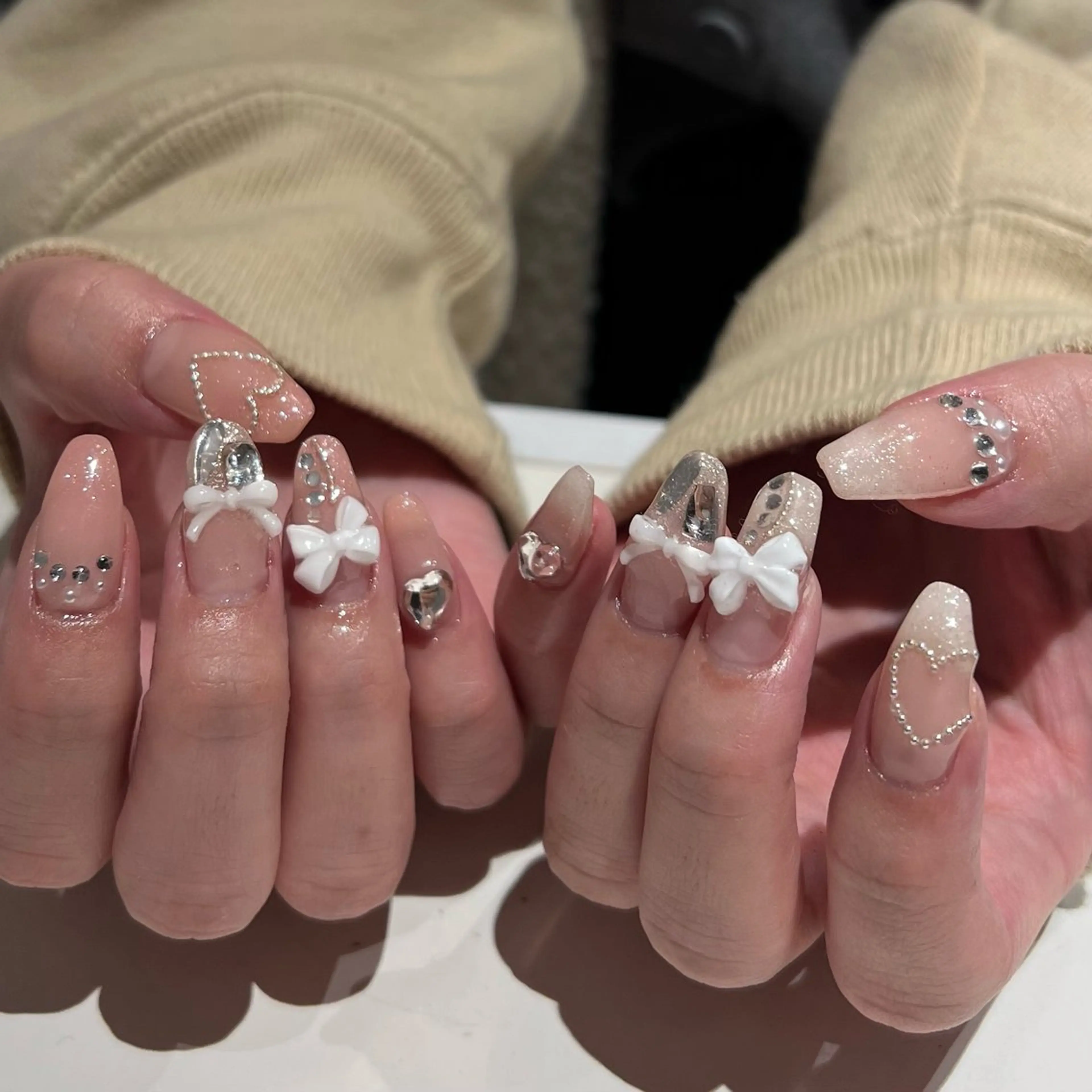 ネイル ハンドネイル 高橋 麻里子のネイルデザイン