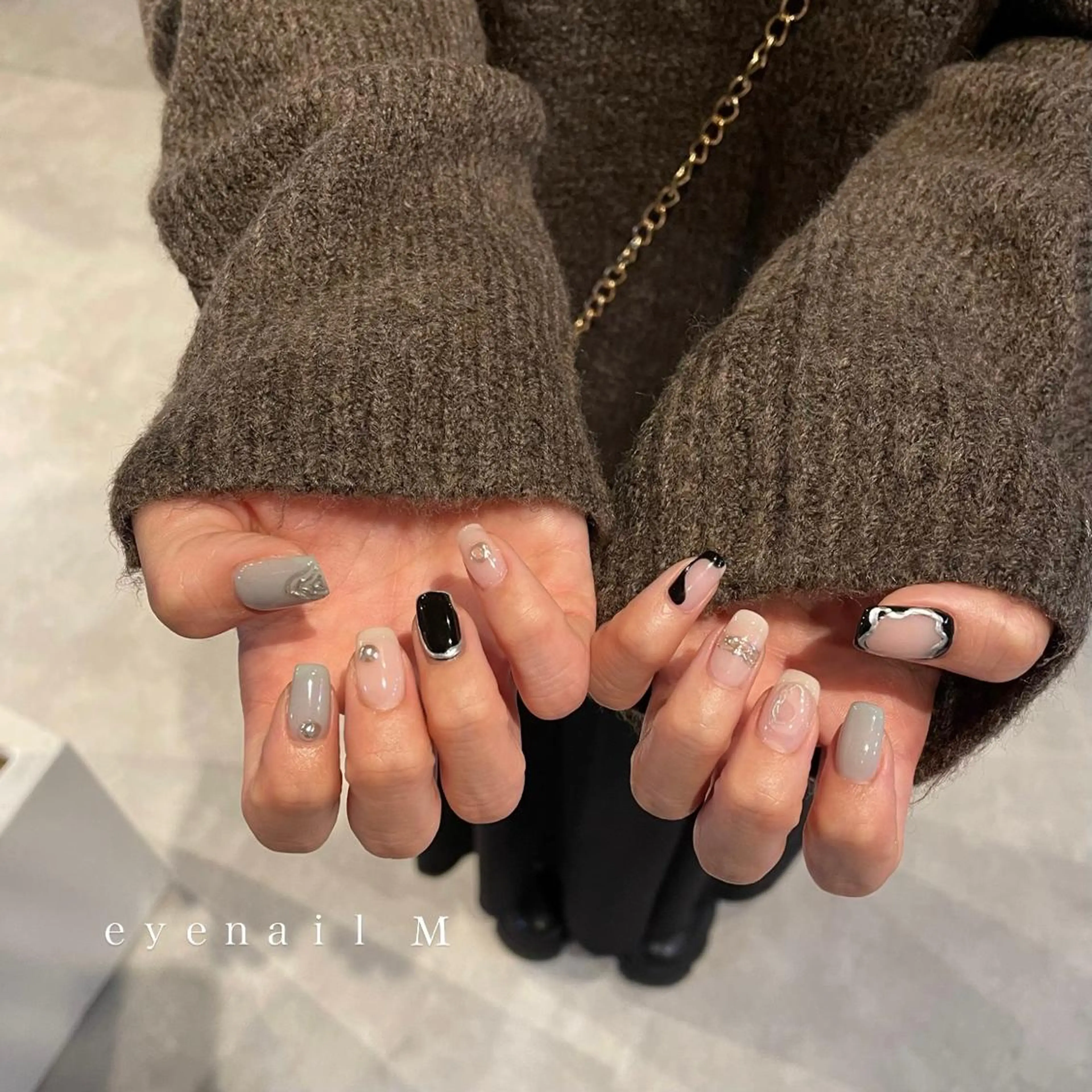 ネイル SHIORI 🤍のネイルデザイン