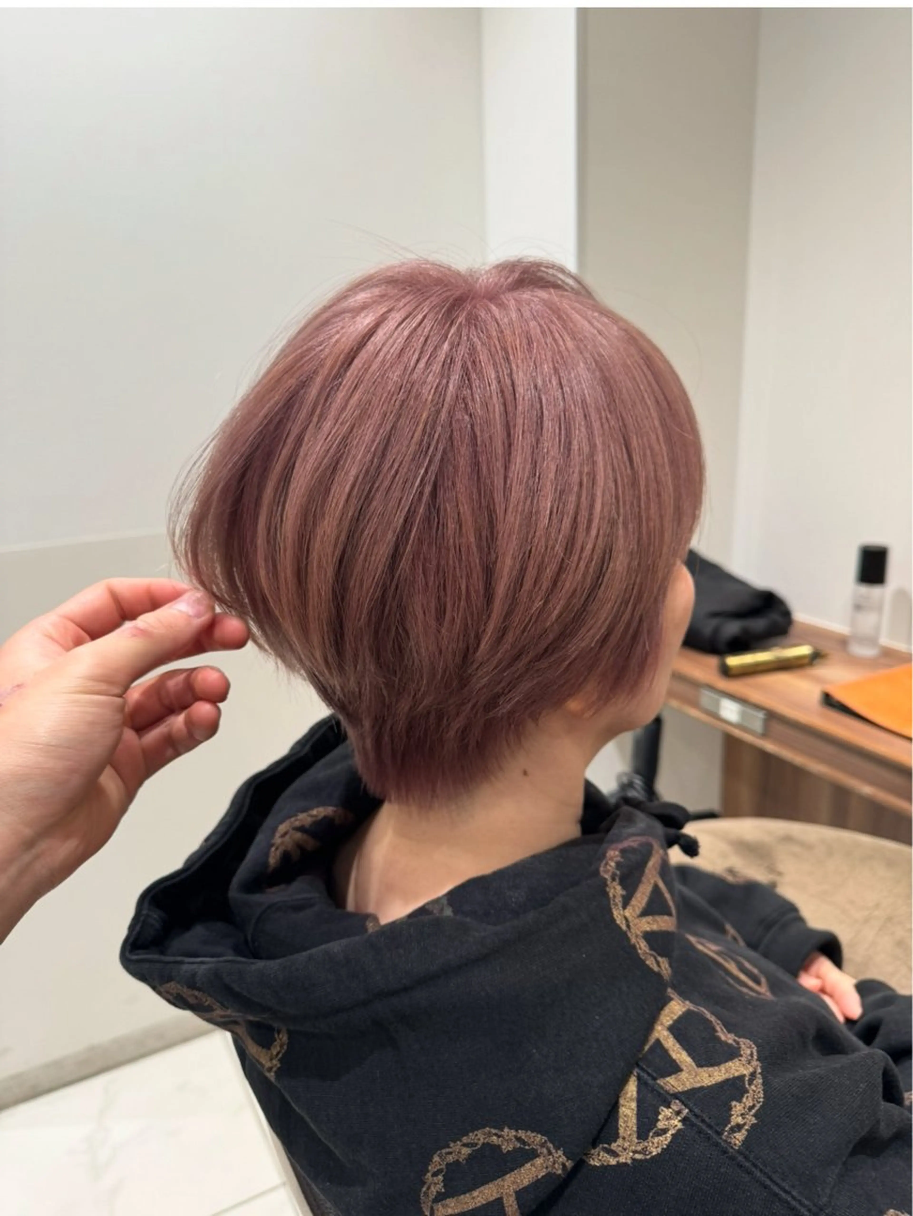 ショート カラー メンズパーマ/髪質改 善/ダメージケアのヘアスタイル