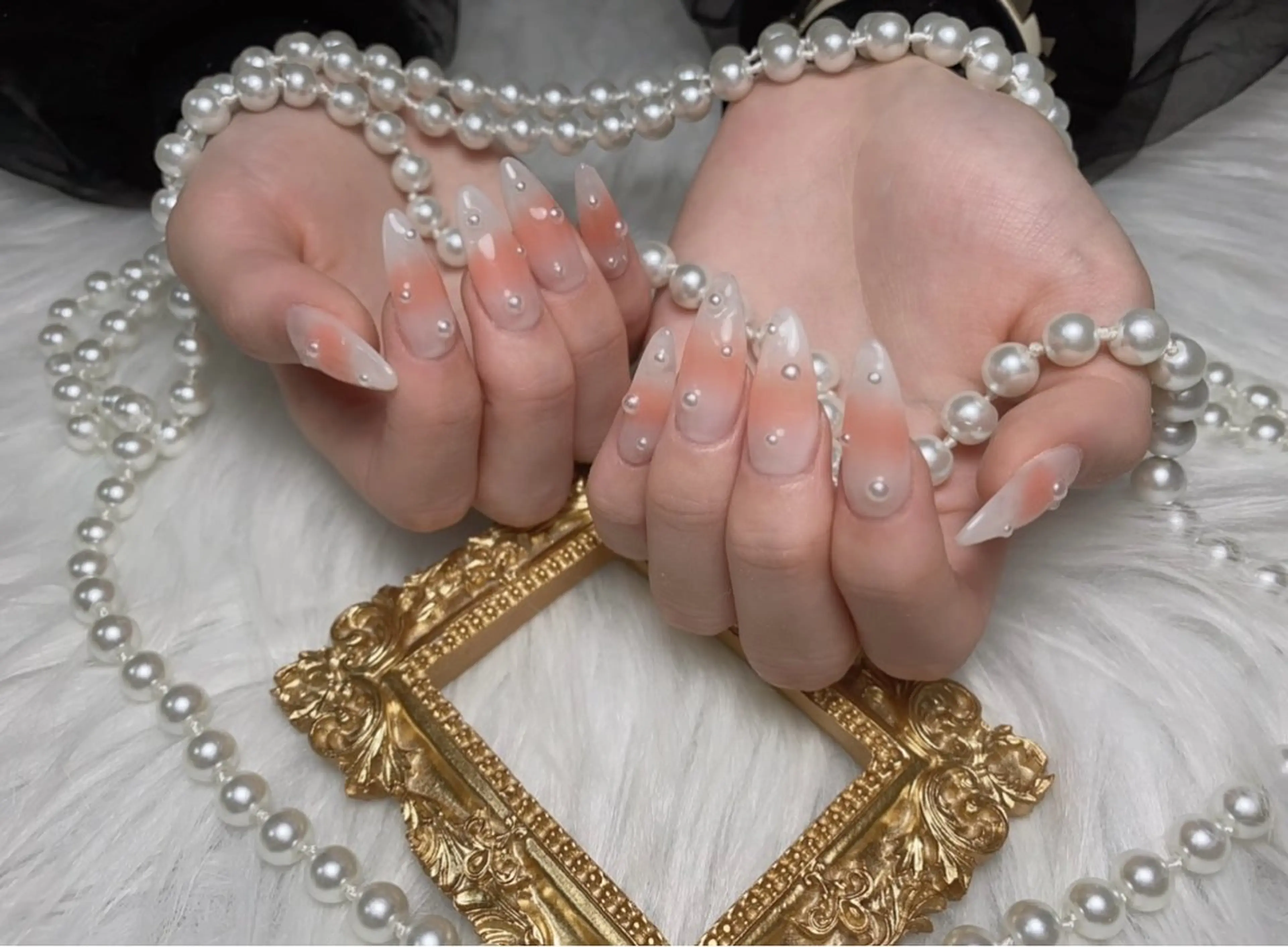 🍑チークネイル🍑甘皮ケア付きの写真