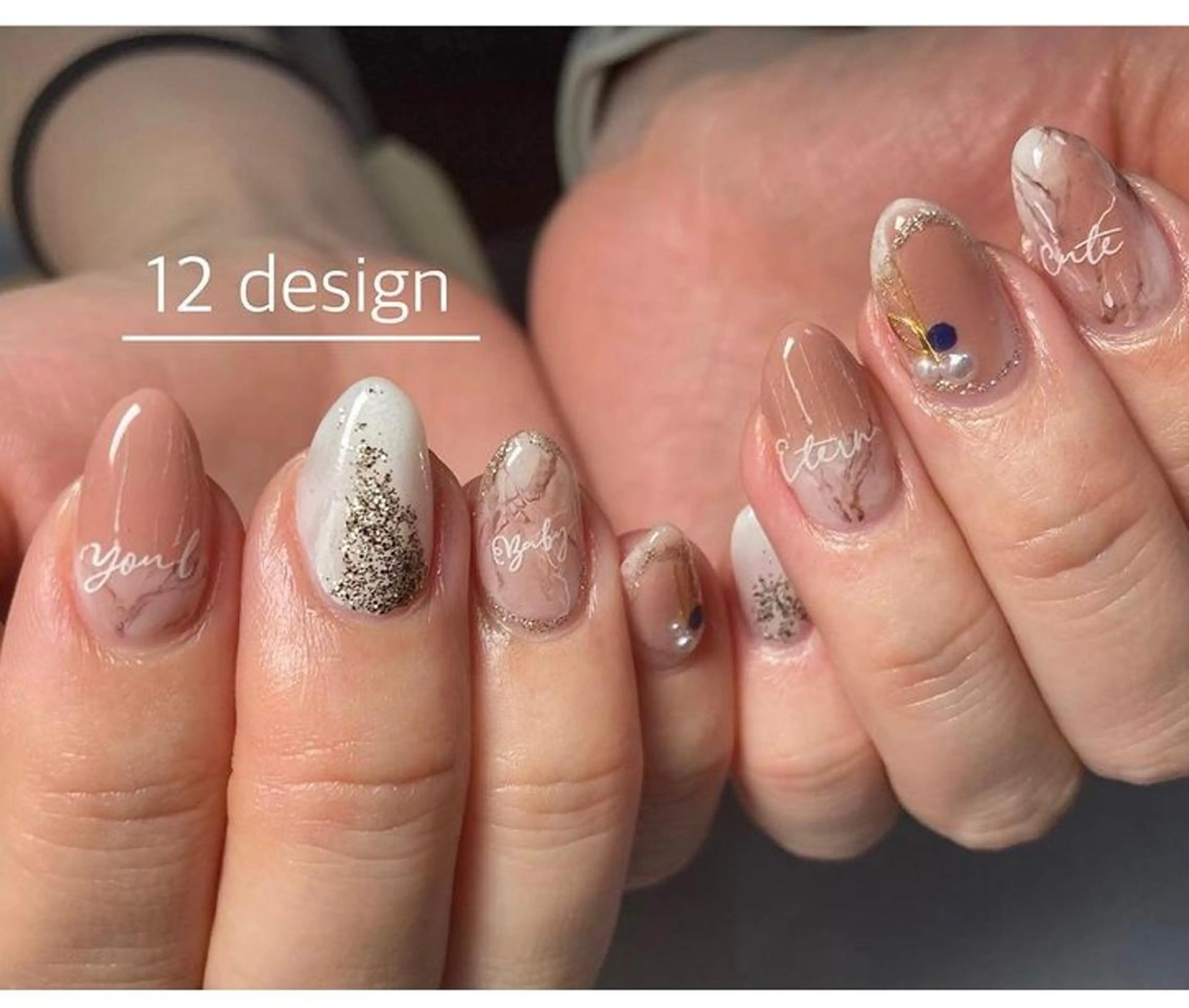 ミディアム ネイル 12 designのネイルデザイン