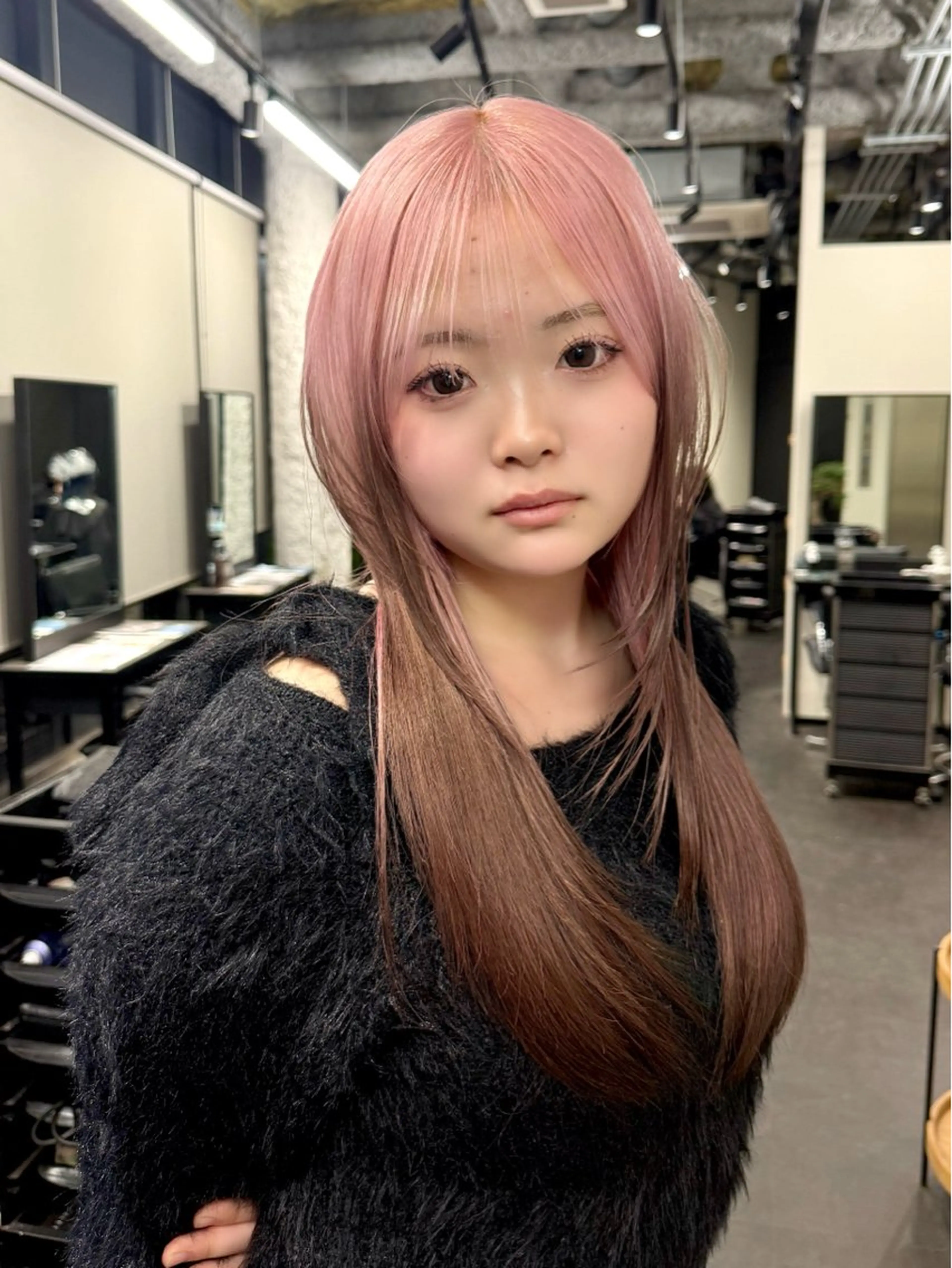 ロング カット ヘアカラー トリートメント 秋山 輝星のヘアスタイル