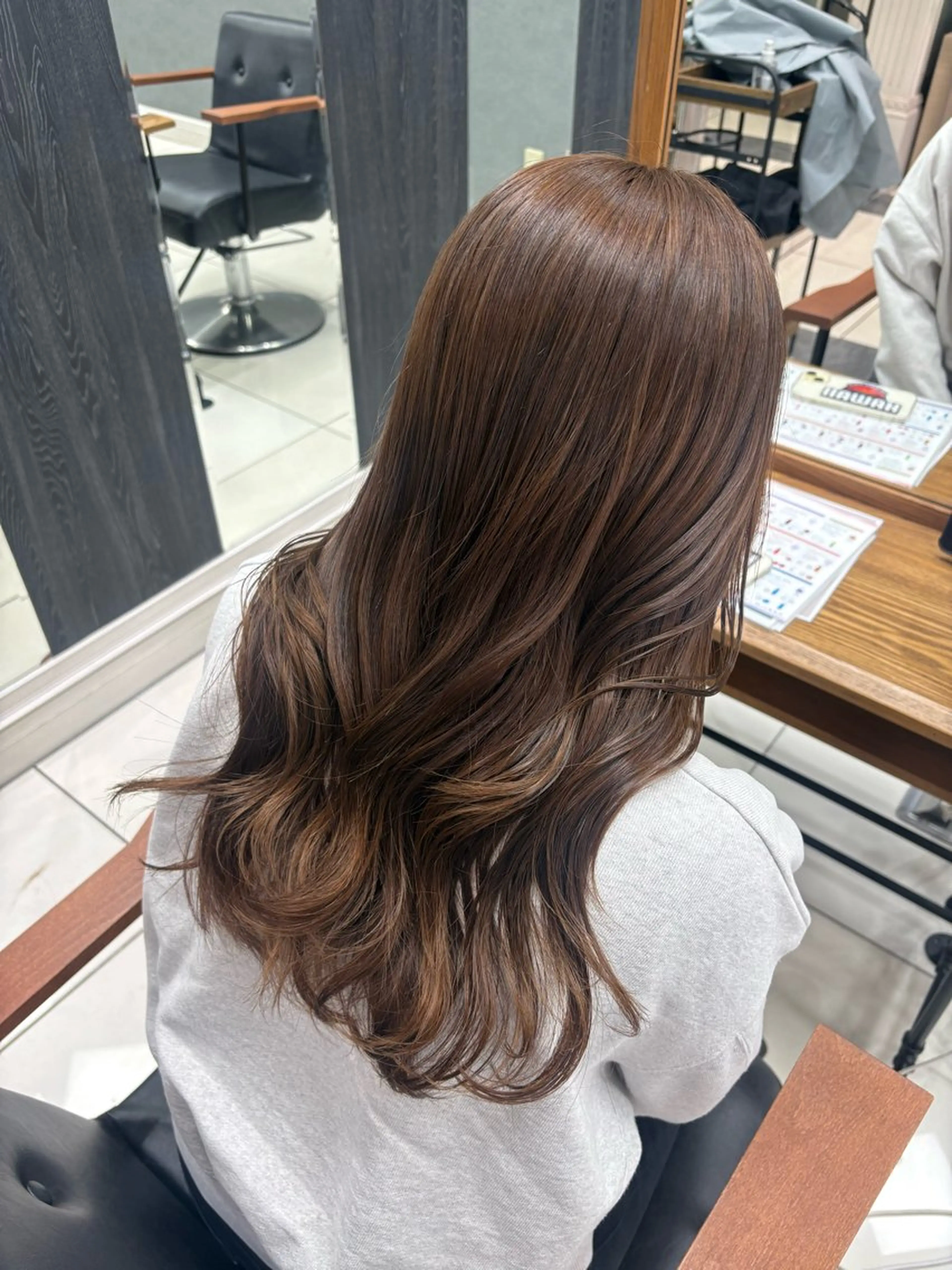 ロング ヘアカラー 艶髪/透明感カラー 🫧韓国ヘアのヘアスタイル