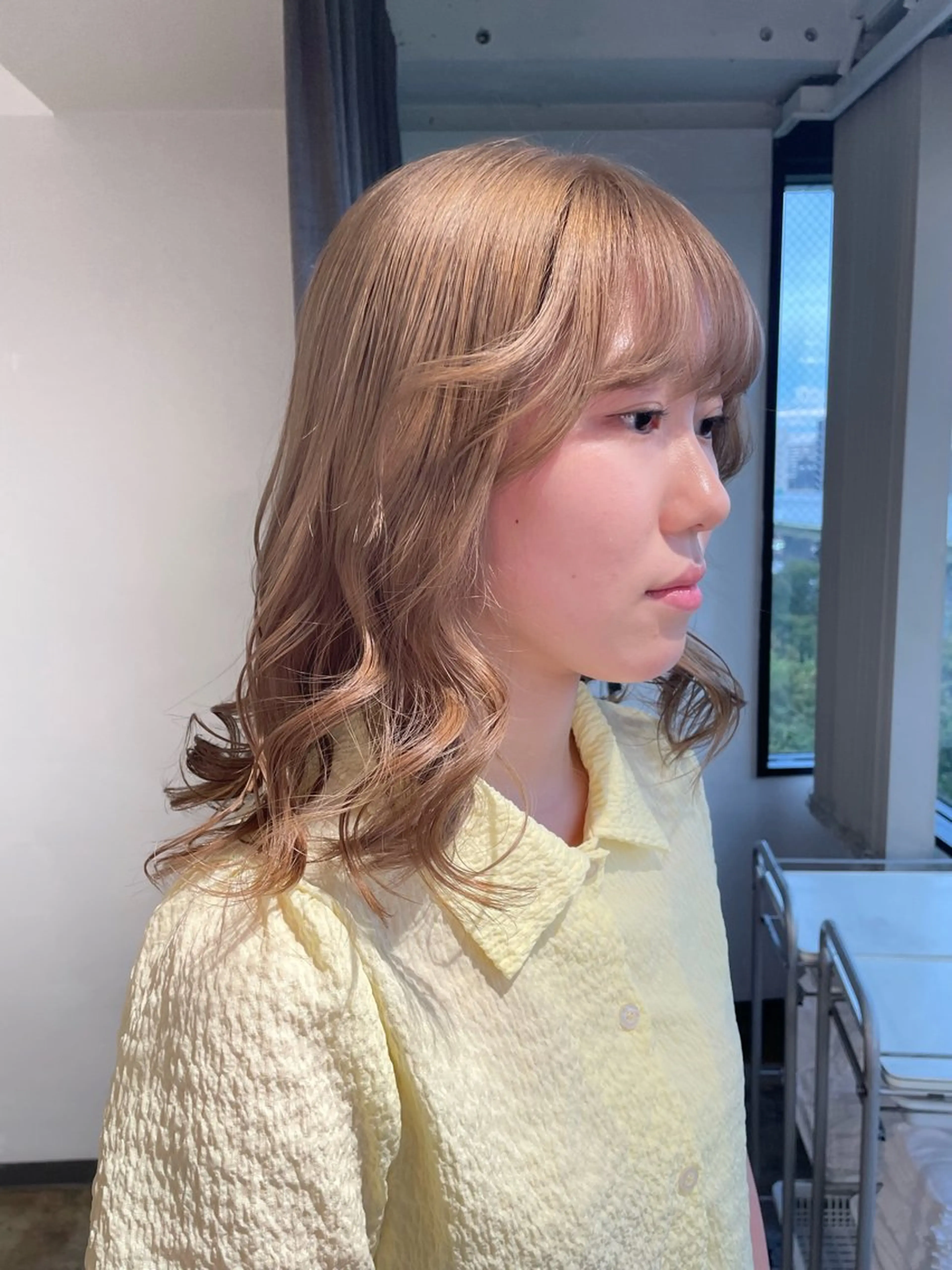 セミロング カラー ベージュカラー ブリーチ ケアブリーチ ダブルカラー ミルクティーベージュ 暖色カラー🍒 ケアブリーチ/akiのヘアスタイル