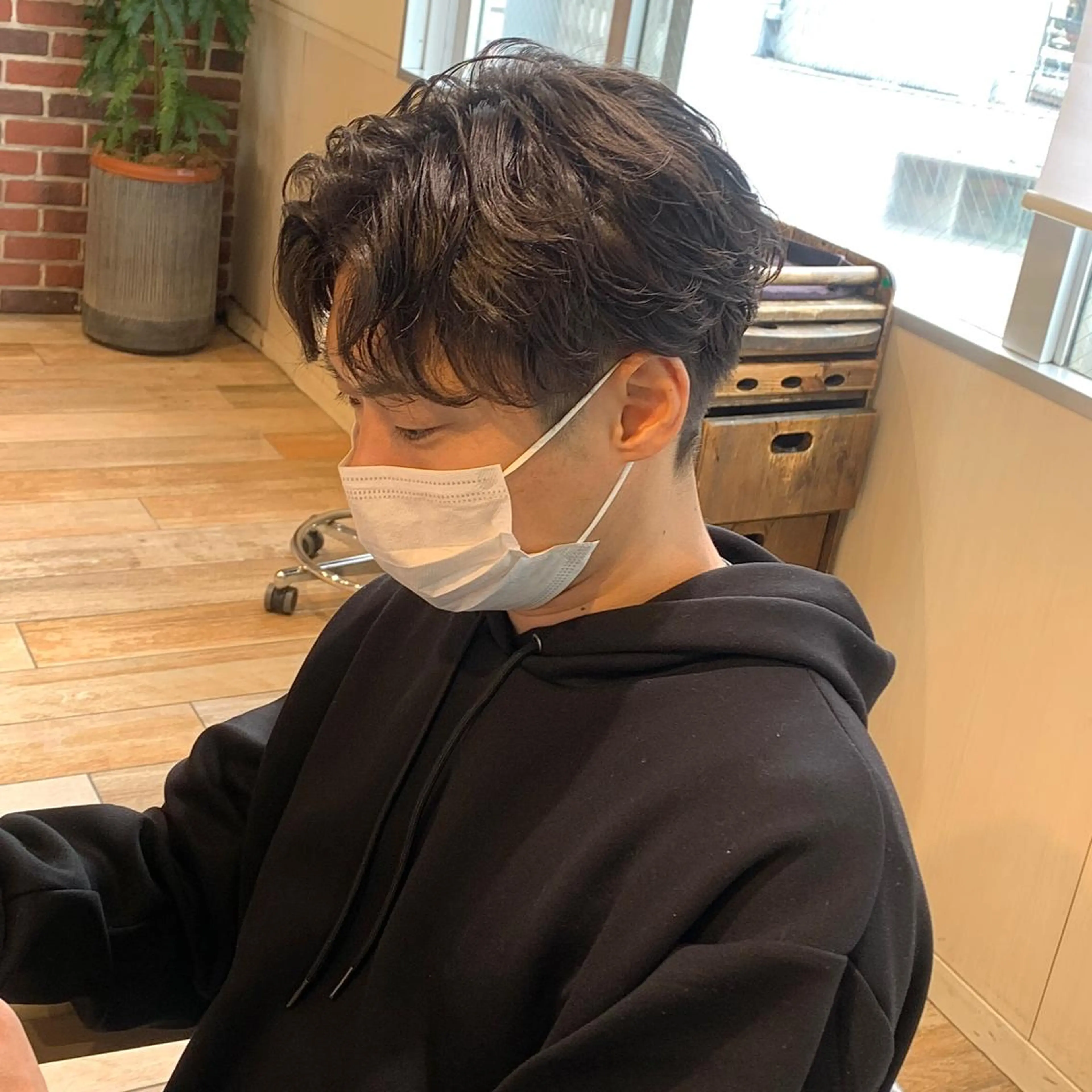 パーマ メンズ カルマパーマ メンズ韓国風 メンズパーマ メンズパーマ&メンズ 縮毛矯正ならヒラノのヘアスタイル