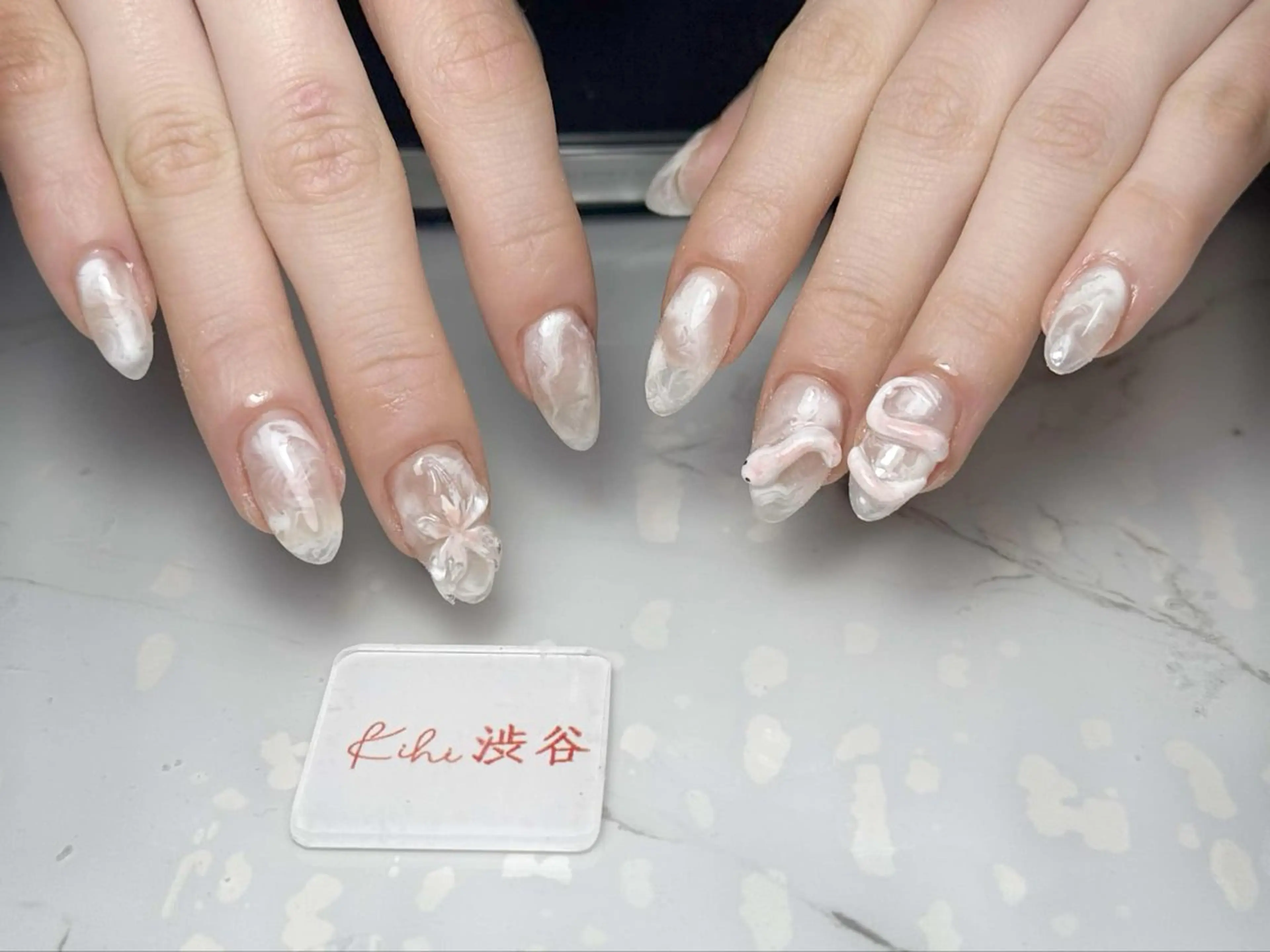 ネイル アートネイル フレンチネイル ジェルネイル グラデーション 韓国ネイル ハンドネイル 💕鈴木ユリ パラジェル/オフ無料のネイルデザイン