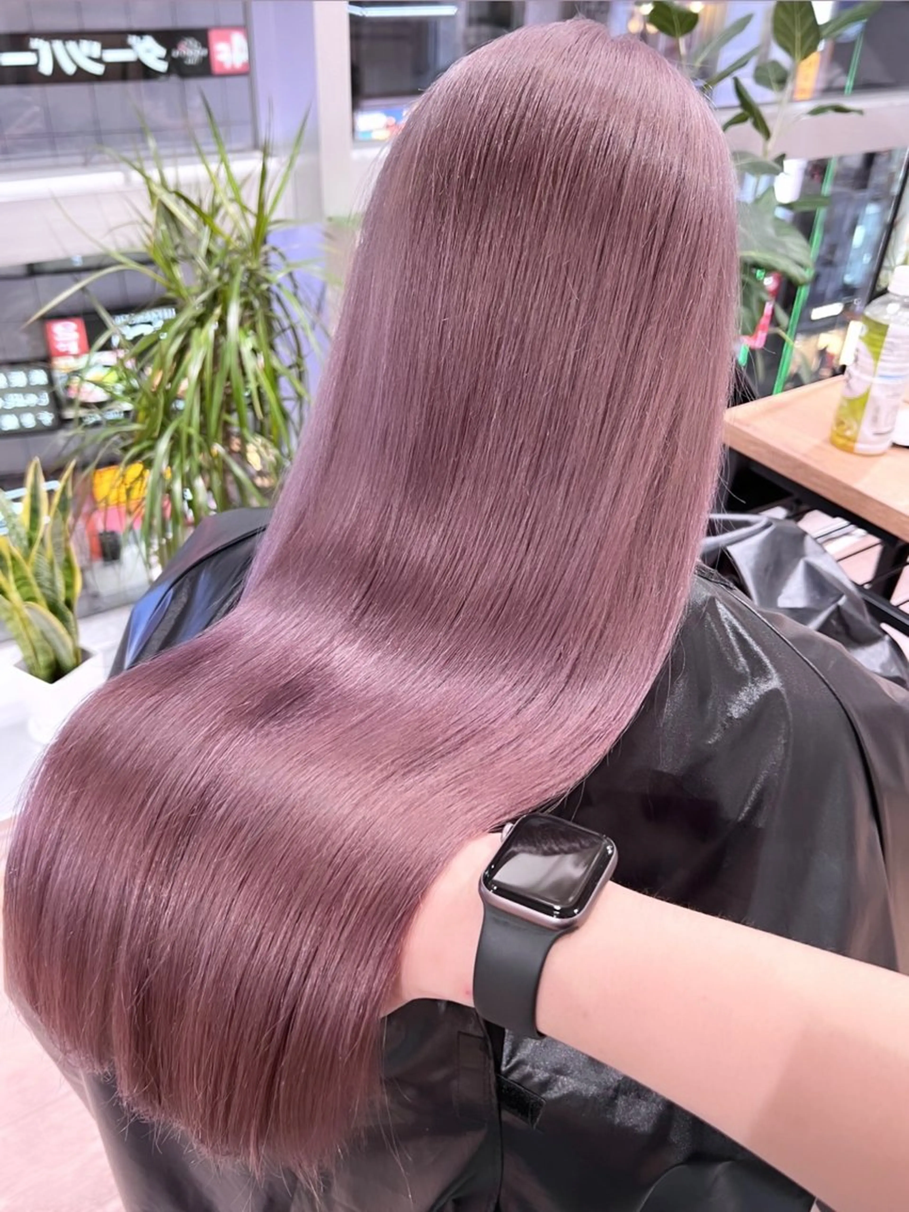 ロング カラー バレイヤージュ ベージュカラー ブリーチ ケアブリーチ ダブルカラー 前髪.顔まわりカット 艶髪/髪質改善/縮毛のヘアスタイル