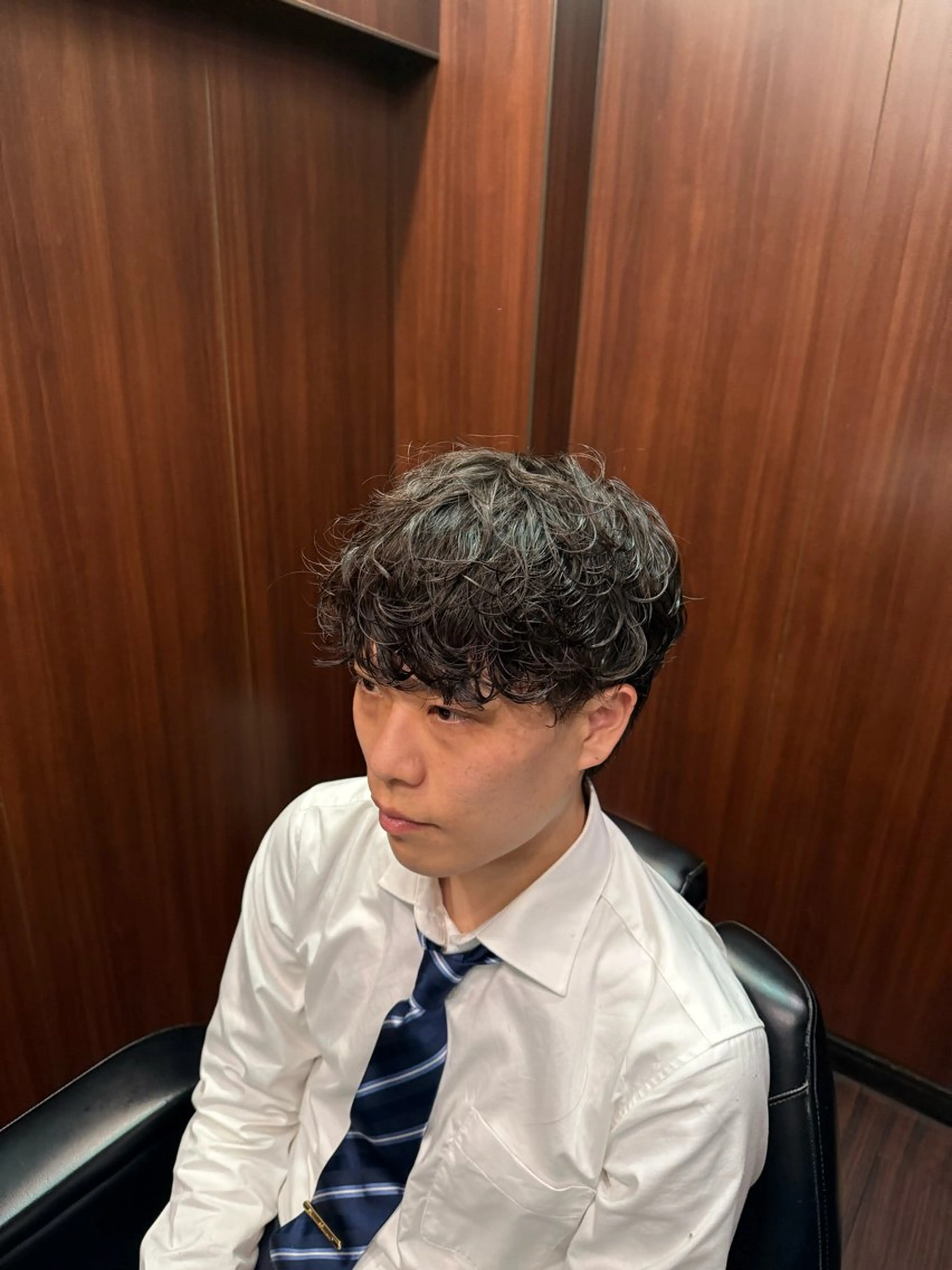 ミディアム メンズ ミディアムパーマ メンズパーマ ヒロ銀座ヘアーサロン西口店所属・佐々木 斗磨のヘアスタイル