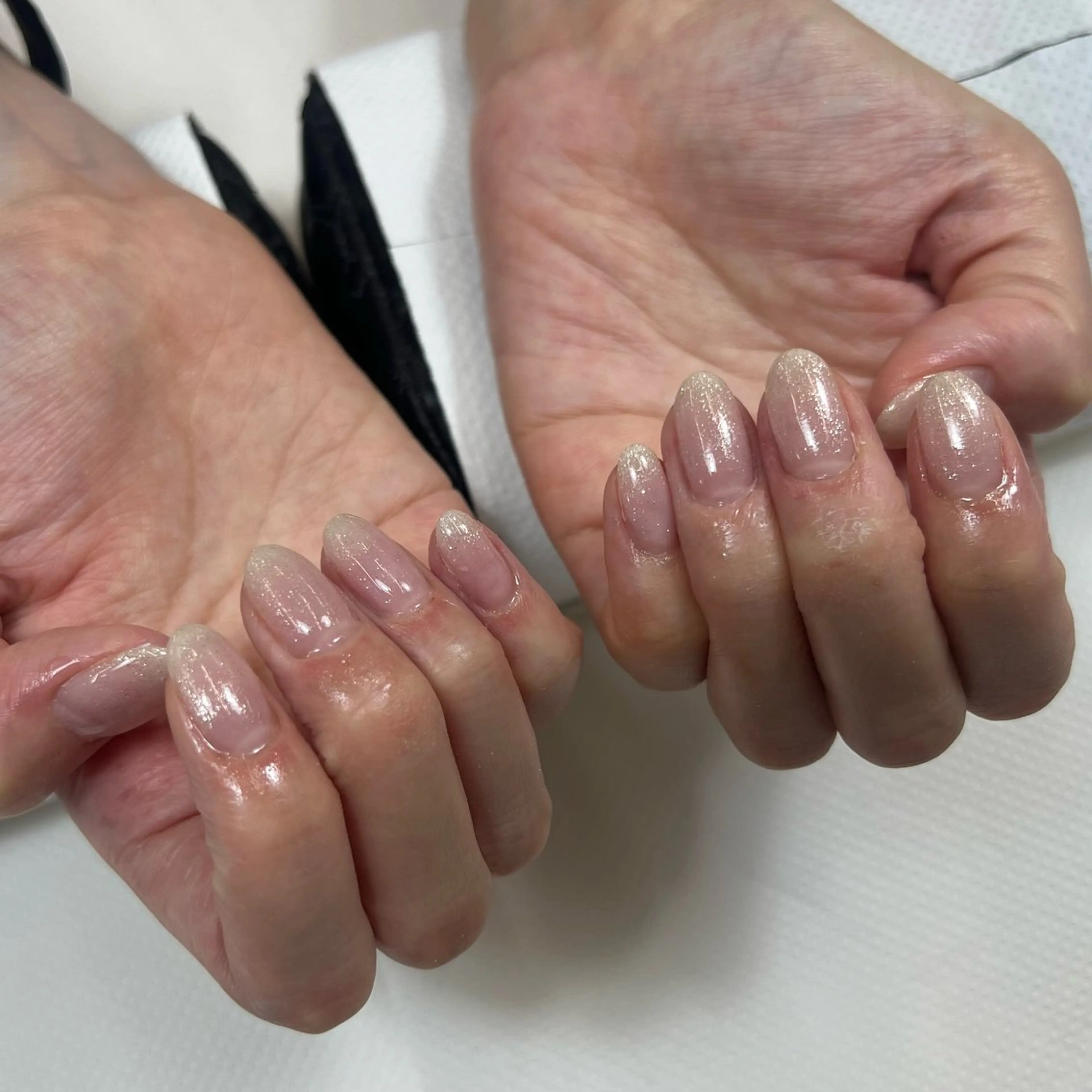 ネイル グラデーション ラメ(グリッター) ホワイト ハンドネイル Nishimura Amiのネイルデザイン