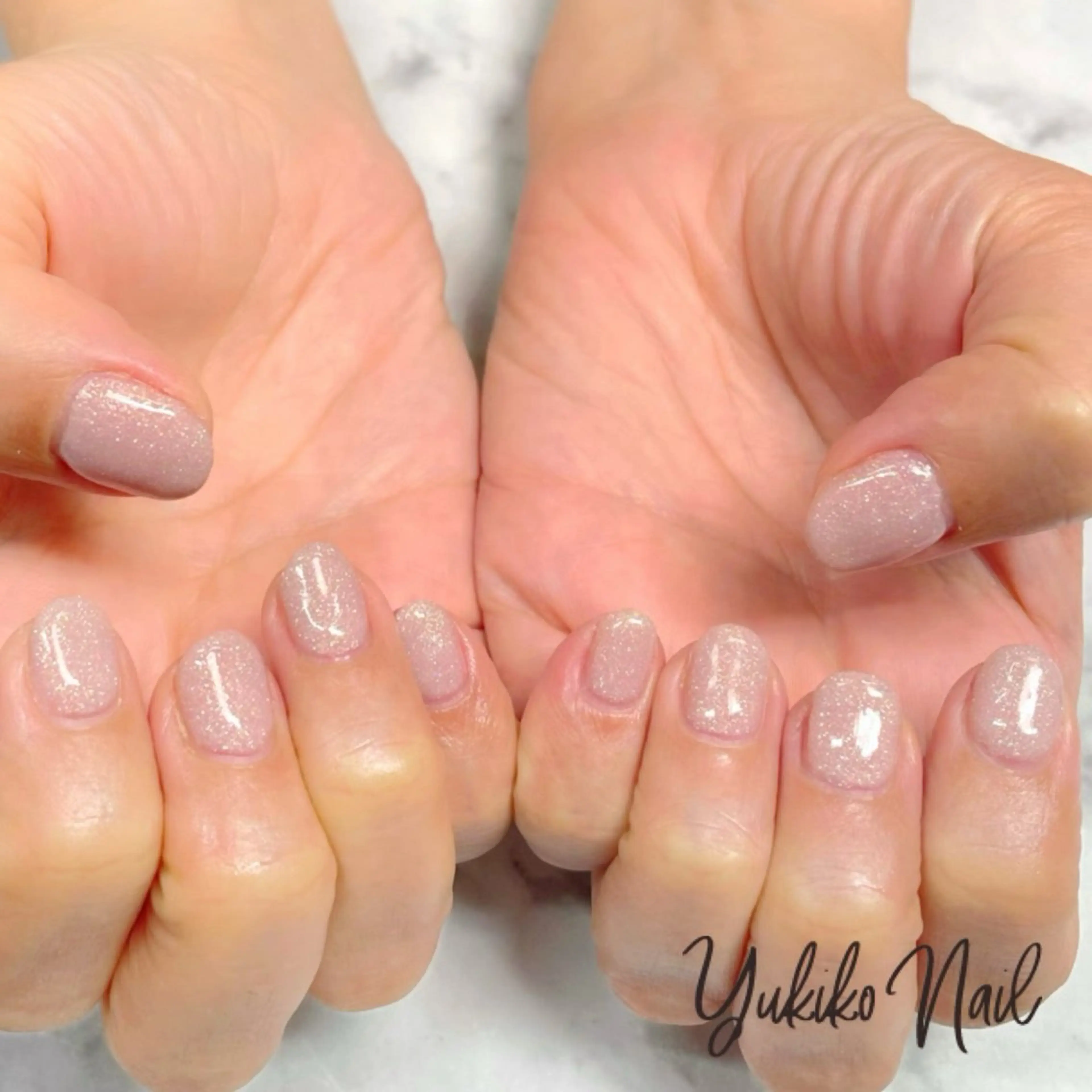 ネイル キラキラネイル オフィスネイル ワンカラーネイル ピンク ピンクベージュ ハンドネイル ユキコ ネイルのネイルデザイン