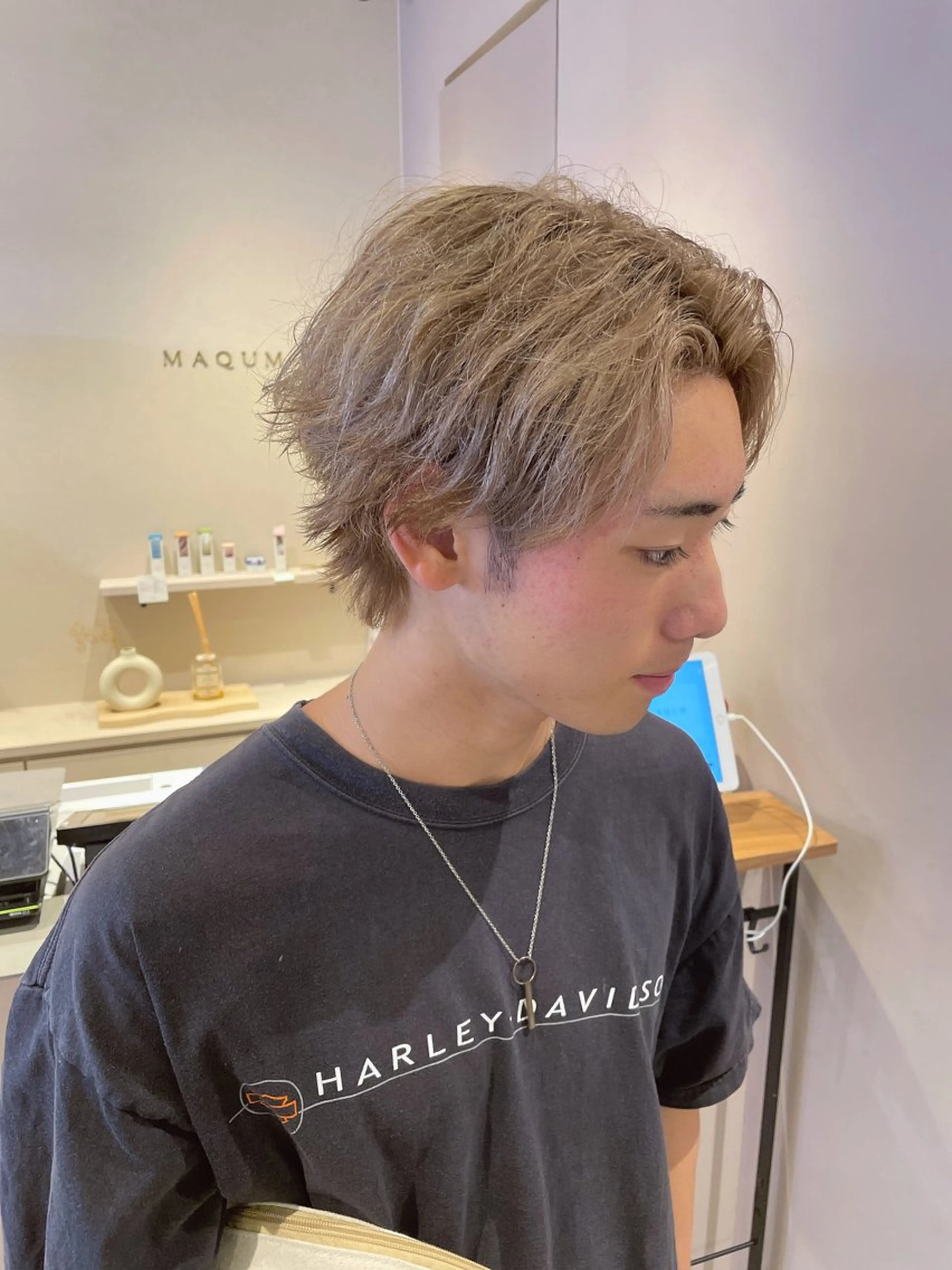 カラー ブリーチ ダブルカラー ハイトーンカラー カット ヘアカラー MAQUM所属・【メンズ特化】渡部 京弘/パーマのヘアスタイル