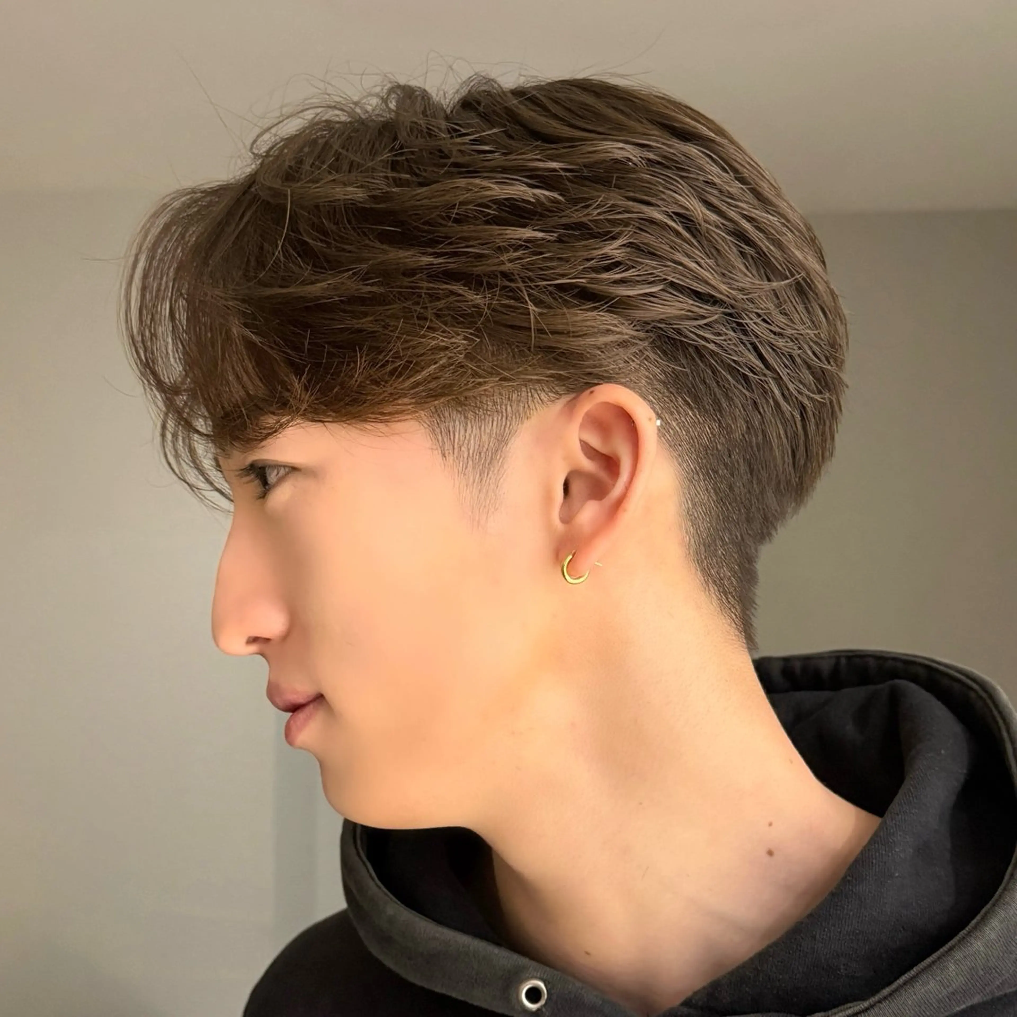 メンズ センターパート ダウンパーマ フェザーパーマ メンズ韓国風 マッシュ カット GO TODAY シェアサロン原宿 Verno所属・センターパート特化/ メンズカット/ヒロキのヘアスタイル