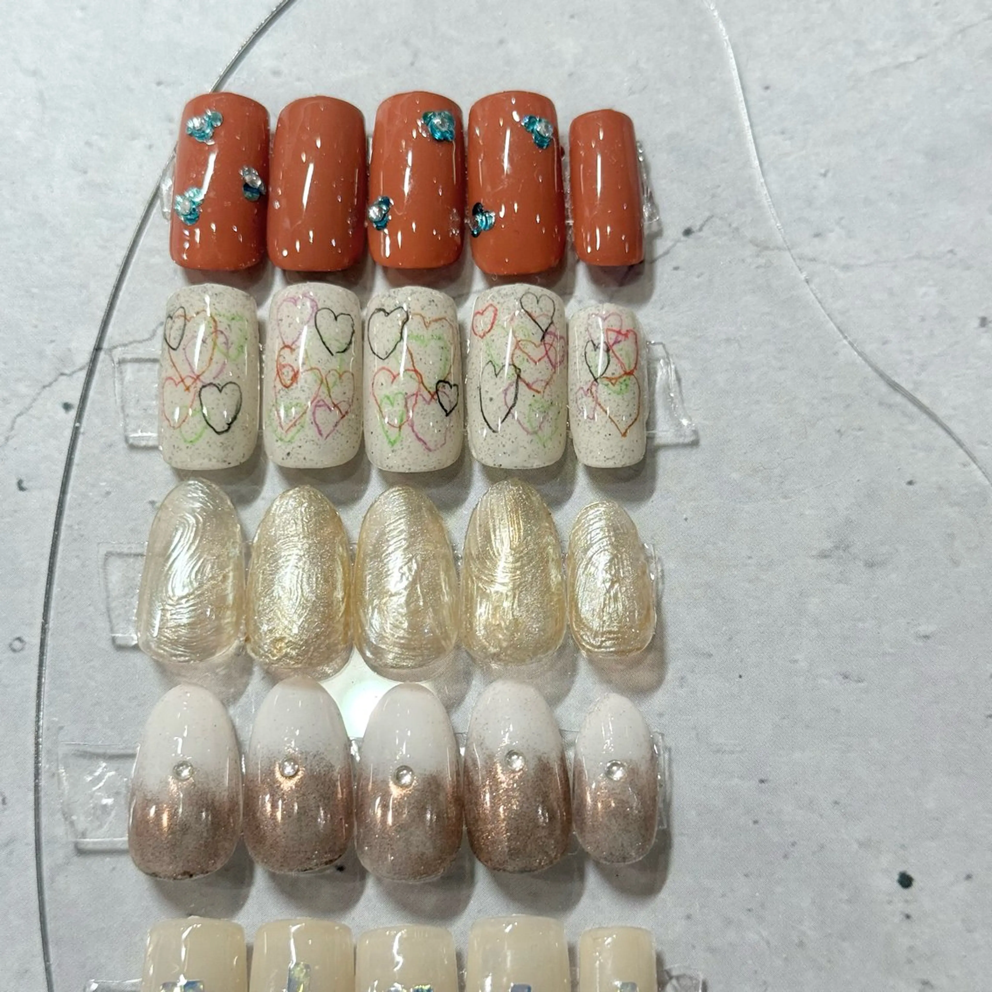 ネイル ハンドネイル chika .のネイルデザイン